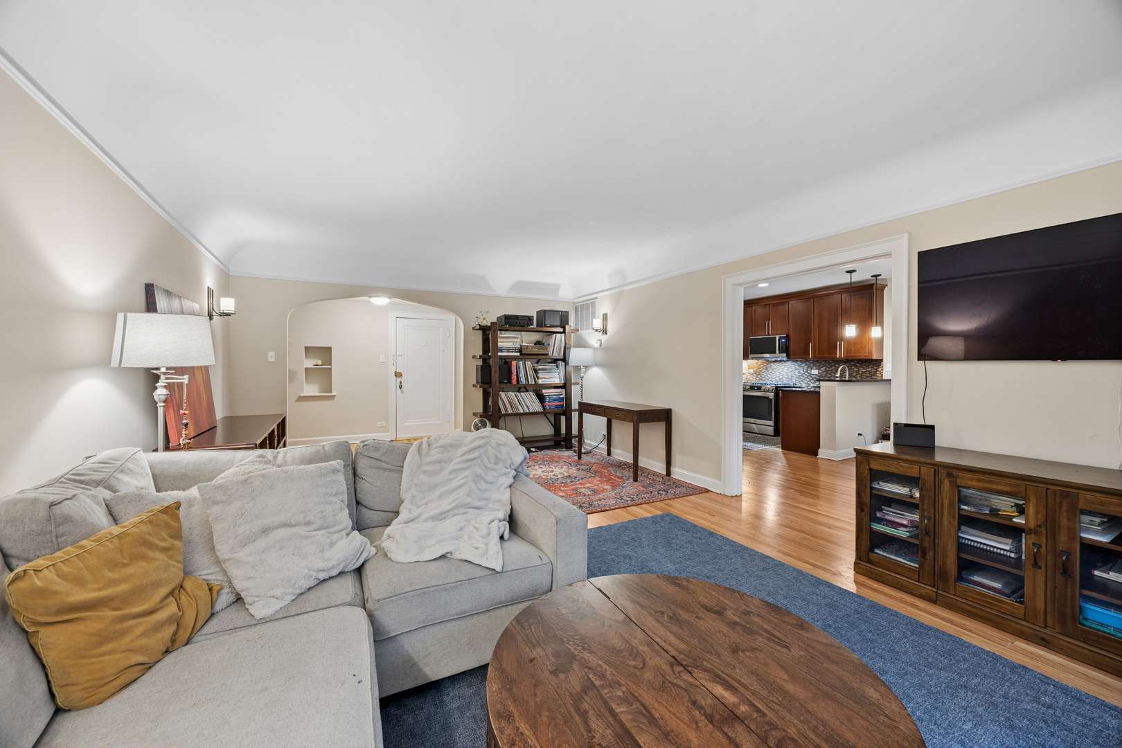 344 S Maple AVE #2B, Oak Park, IL 60302