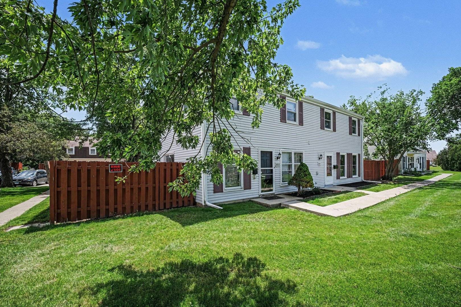 1801 Jamestown CIR, Hoffman Estates, IL 60169