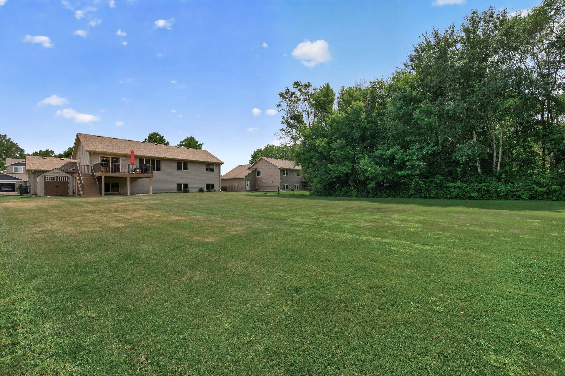878 Kelly ST, Lino Lakes, MN 55014