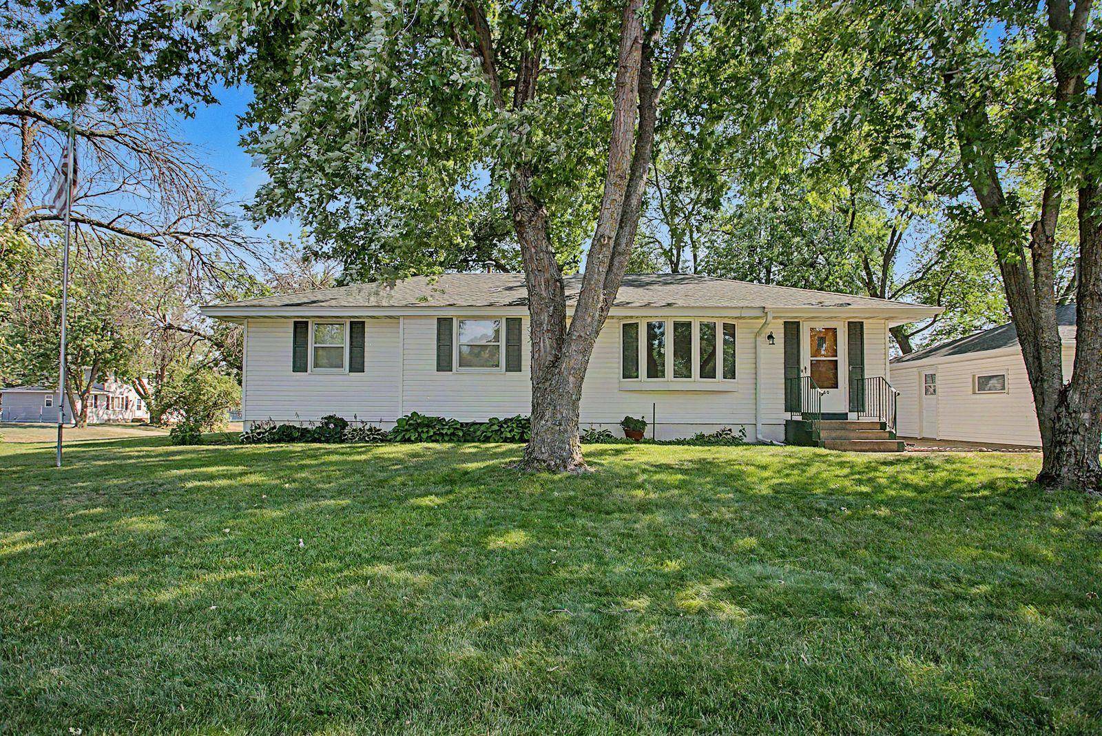160 109th AVE NE, Blaine, MN 55434