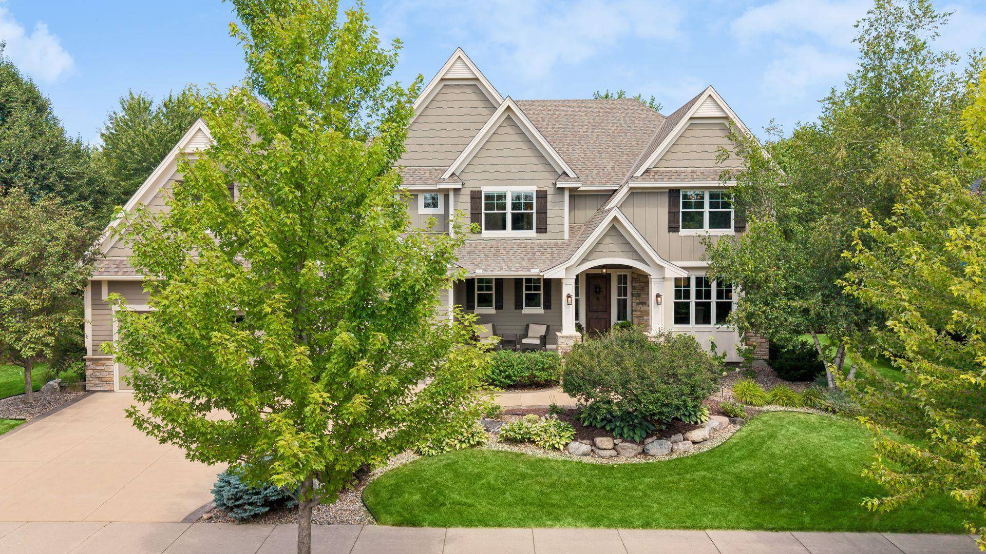 10906 Bentwater LN, Woodbury, MN 55129