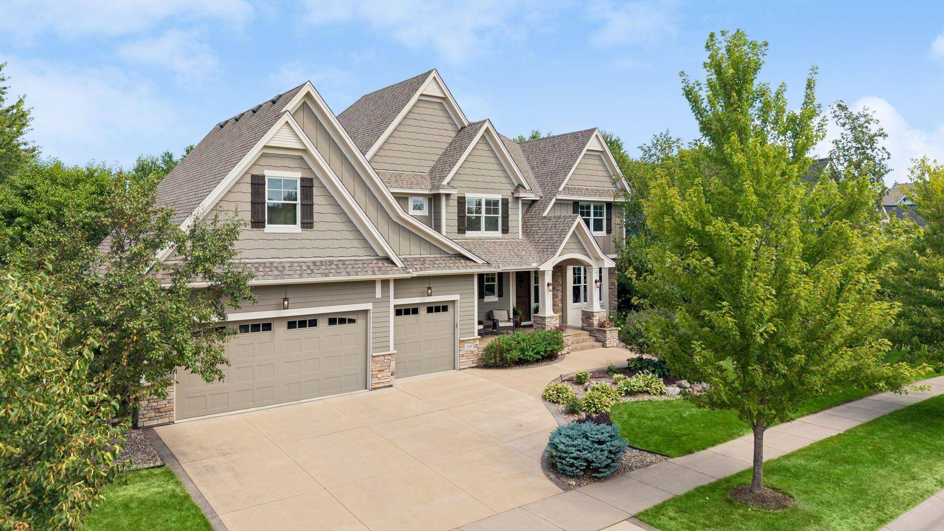 10906 Bentwater LN, Woodbury, MN 55129