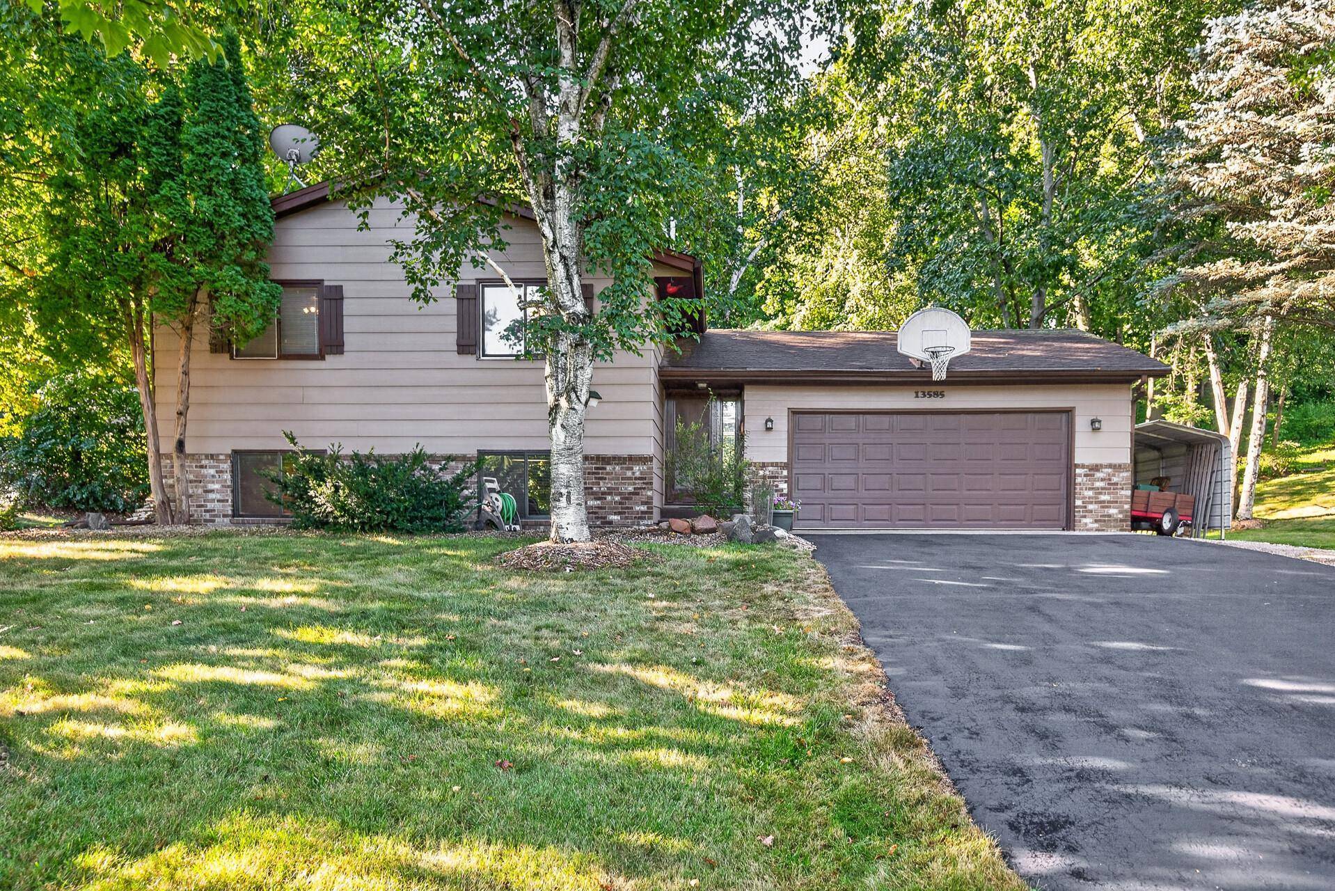 13585 Dan Patch DR, Savage, MN 55378