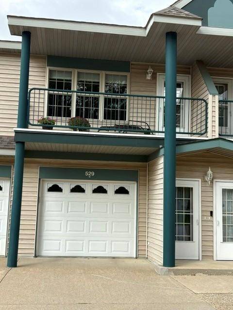 529 Hilltop DR NE, Hutchinson, MN 55350