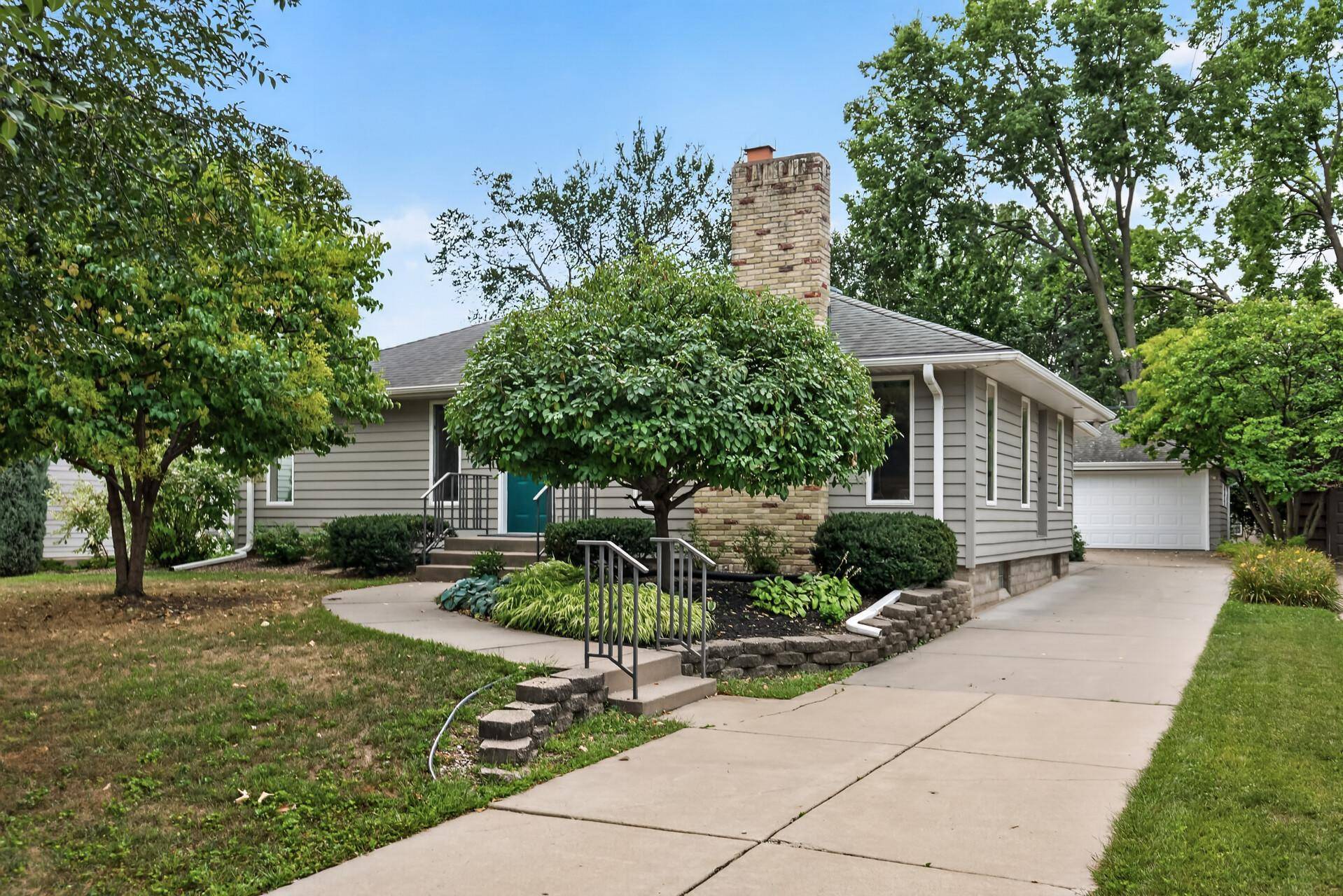 1796 Beechwood AVE, Saint Paul, MN 55116