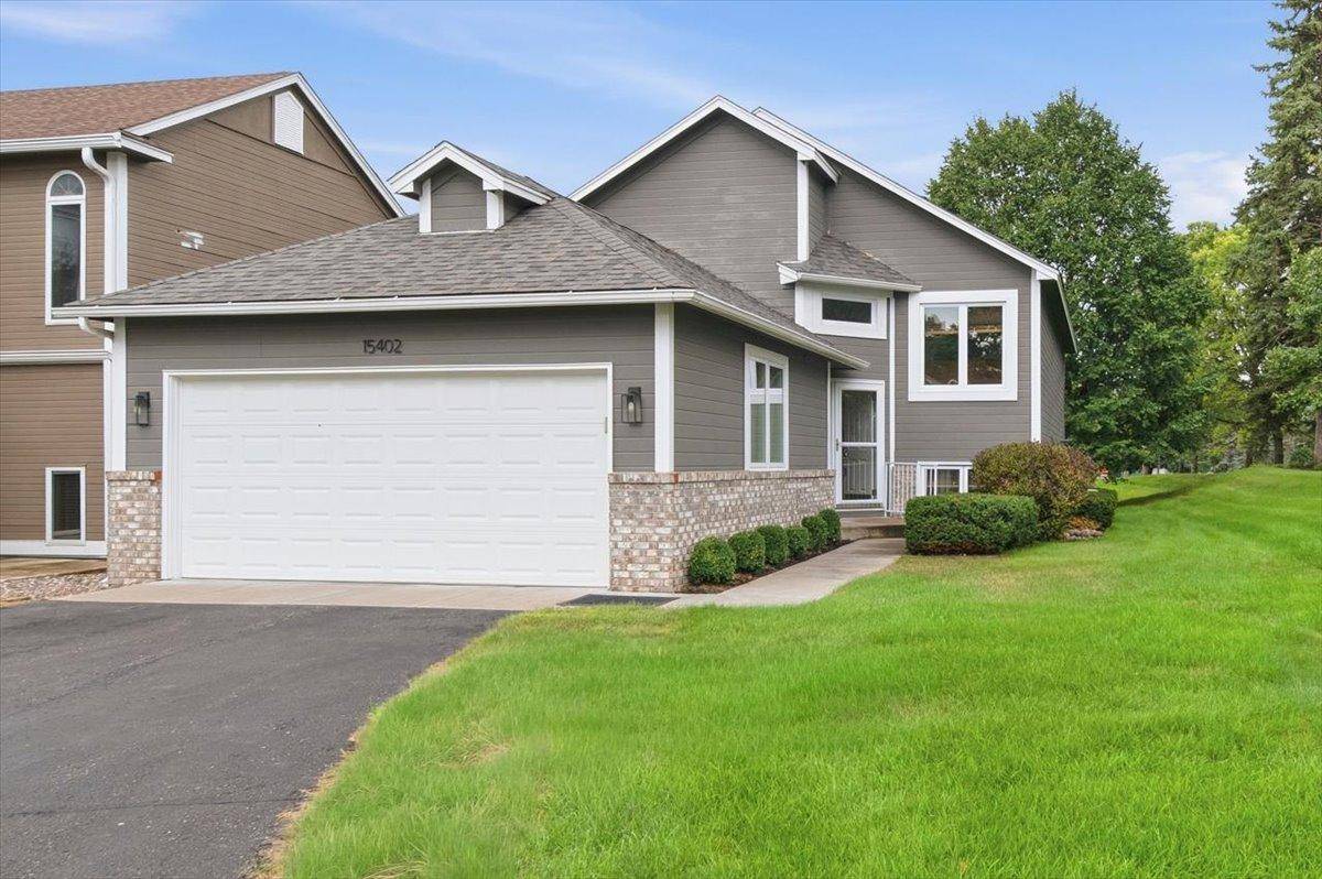 15402 Sussex DR, Minnetonka, MN 55345