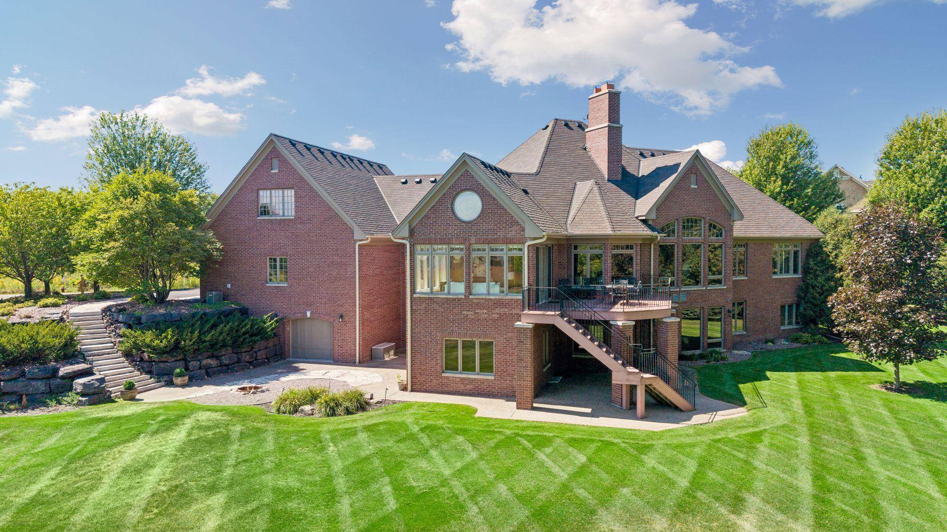130 Bergamot DR, Medina, MN 55340