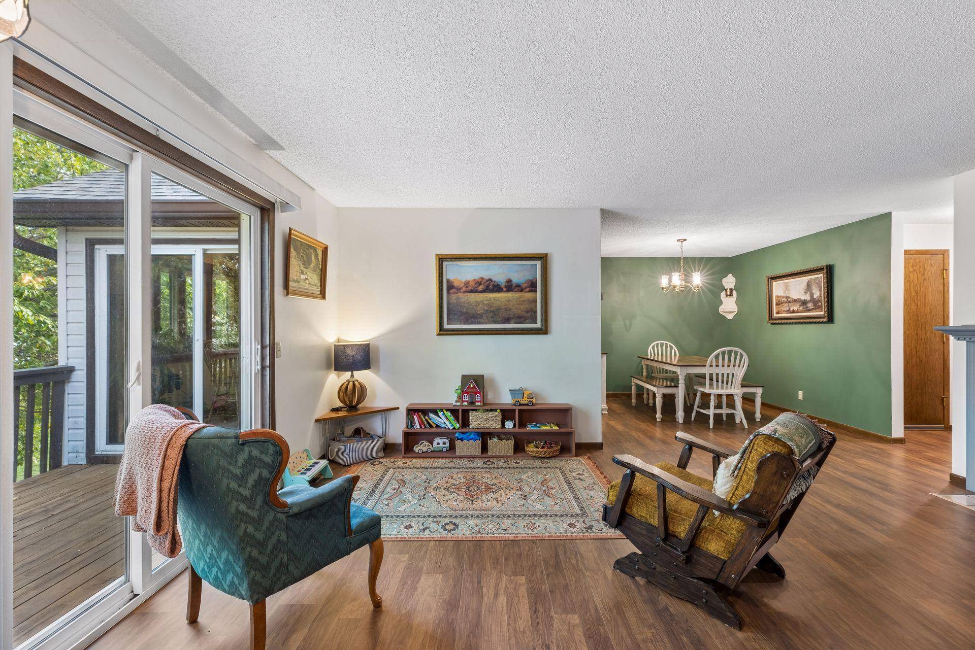 973 Greenhaven DR, Vadnais Heights, MN 55127