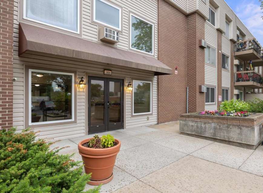2800 Hillsboro AVE N #112, New Hope, MN 55427