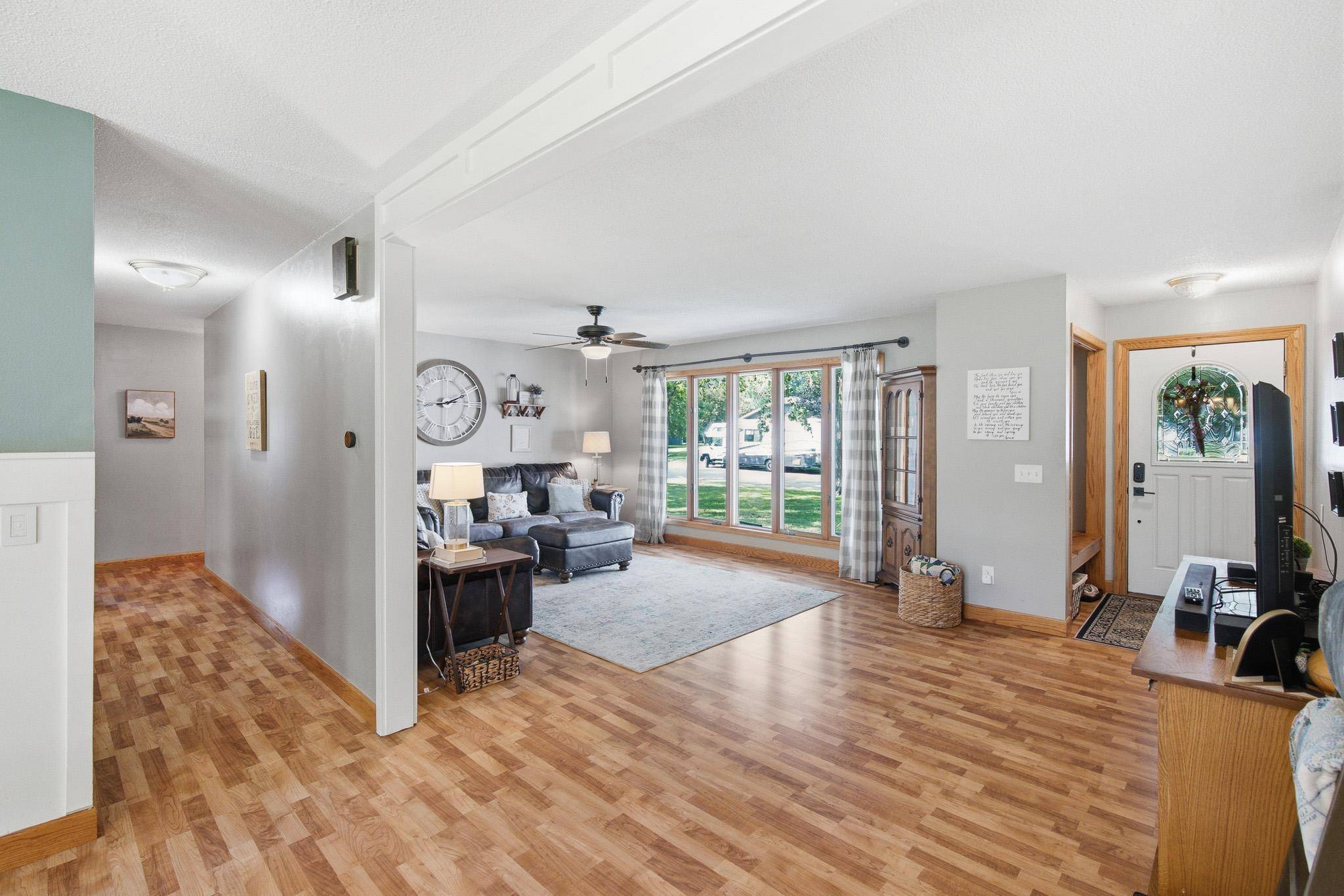403 9th AVE SW, Wells, MN 56097