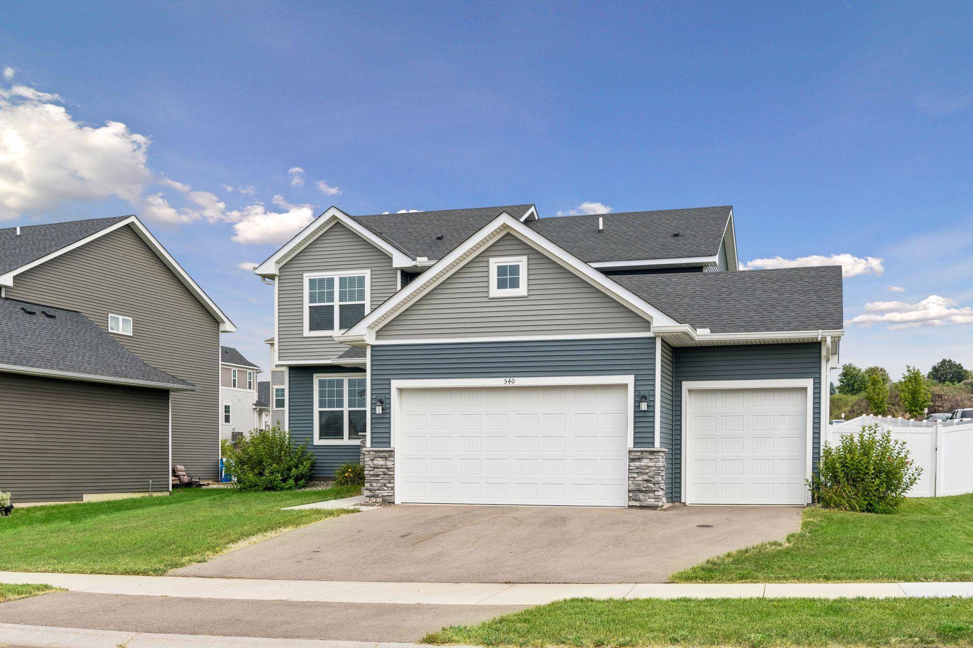 540 Waterford PL, Waconia, MN 55387