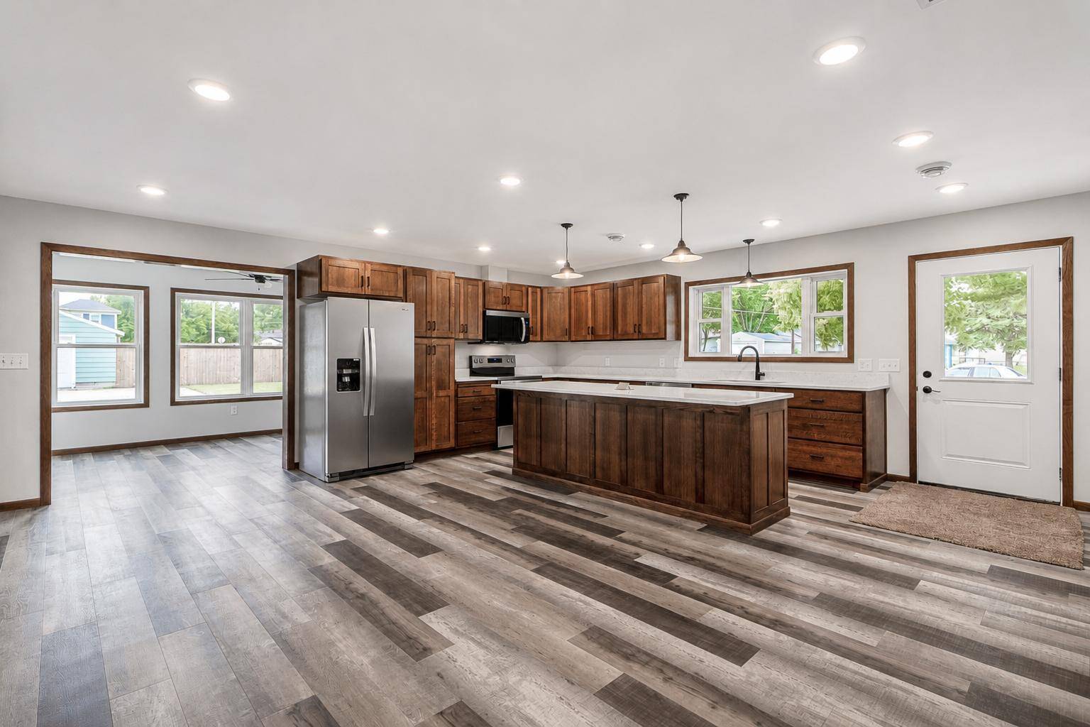 122 Cox AVE SW, Madelia, MN 56062