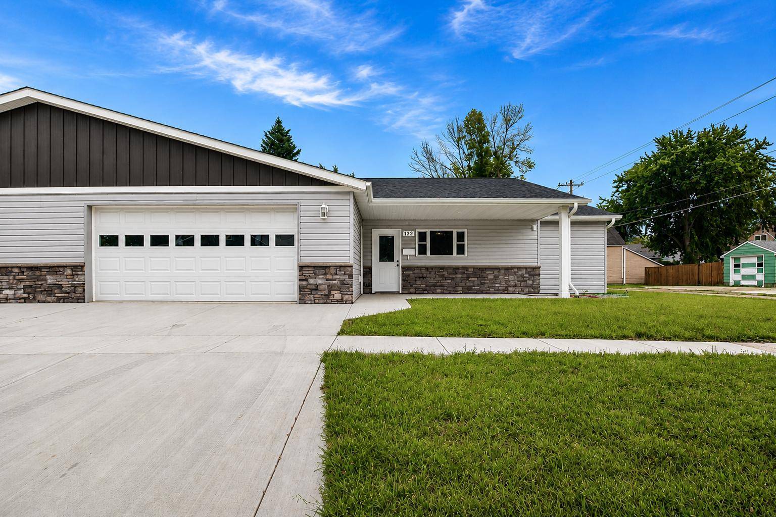 122 Cox AVE SW, Madelia, MN 56062