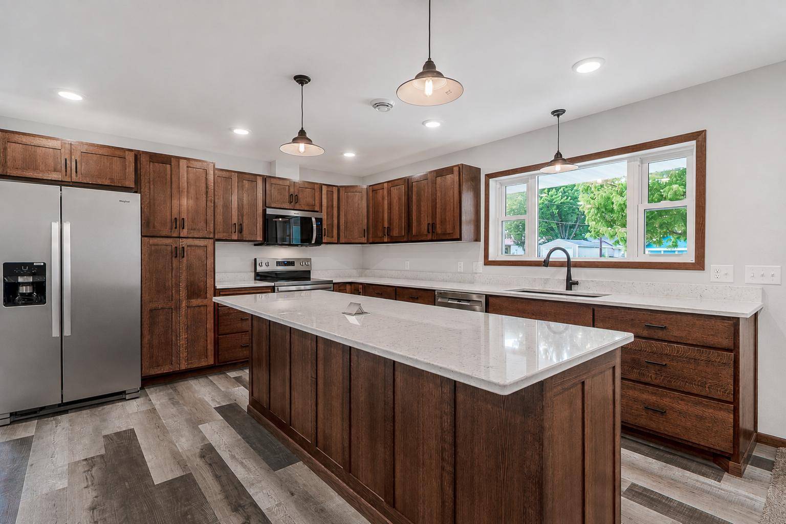 122 Cox AVE SW, Madelia, MN 56062