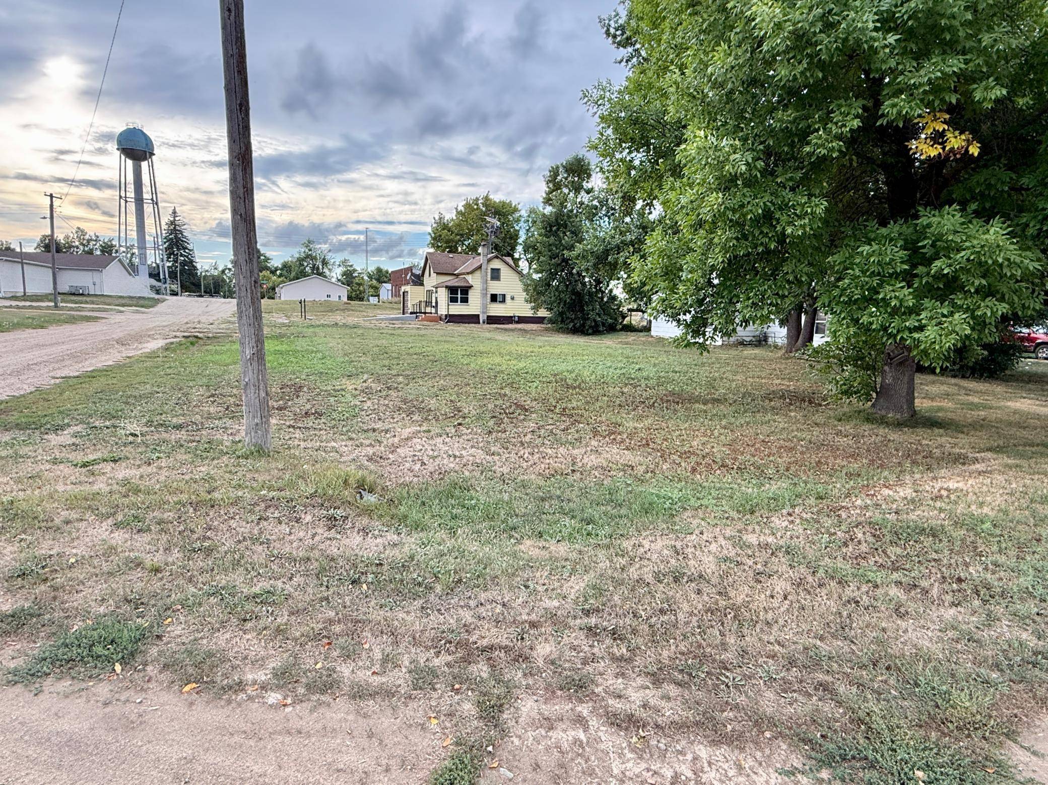 707 2nd ST S, Tower City, ND 58071