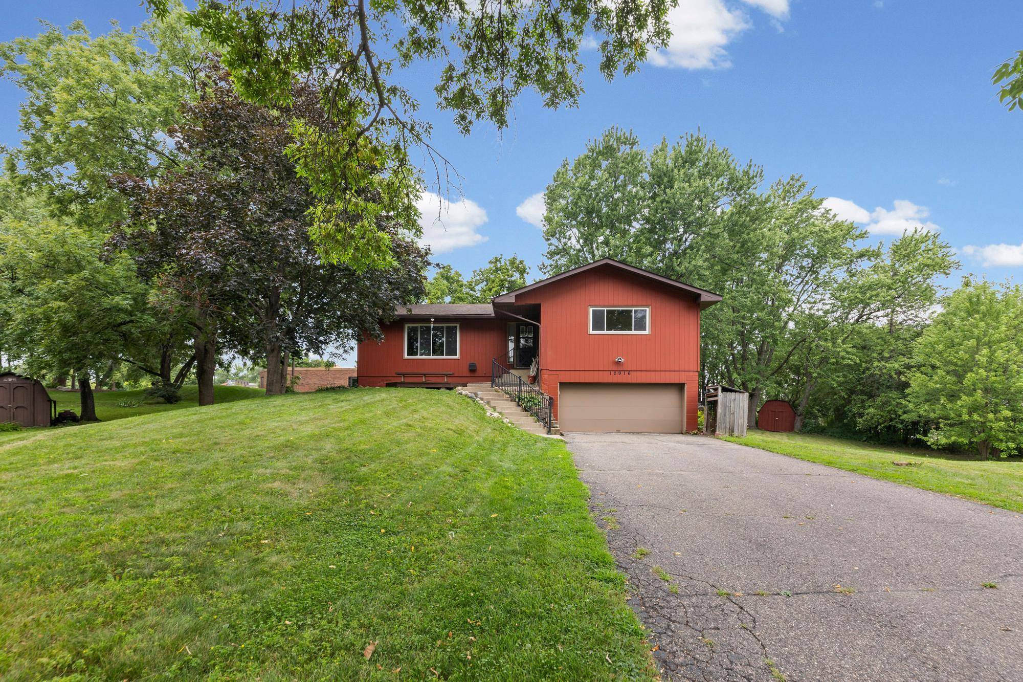 12916 1st AVE S, Burnsville, MN 55337