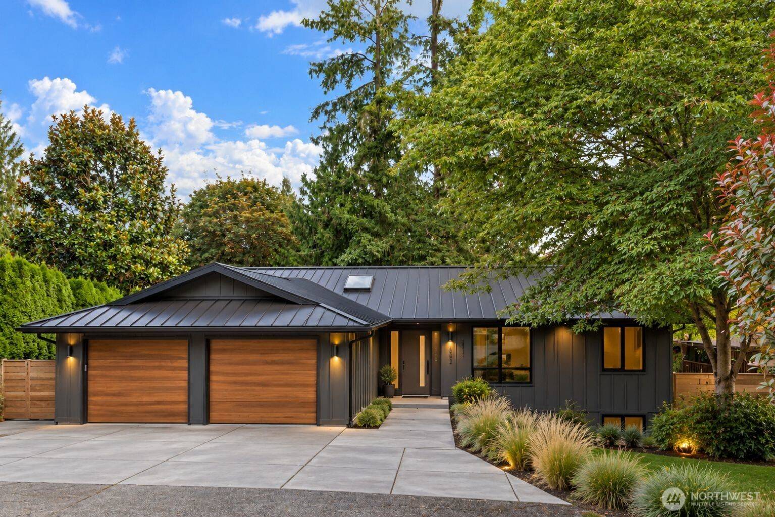 3322 102nd AVE NE, Bellevue, WA 98004