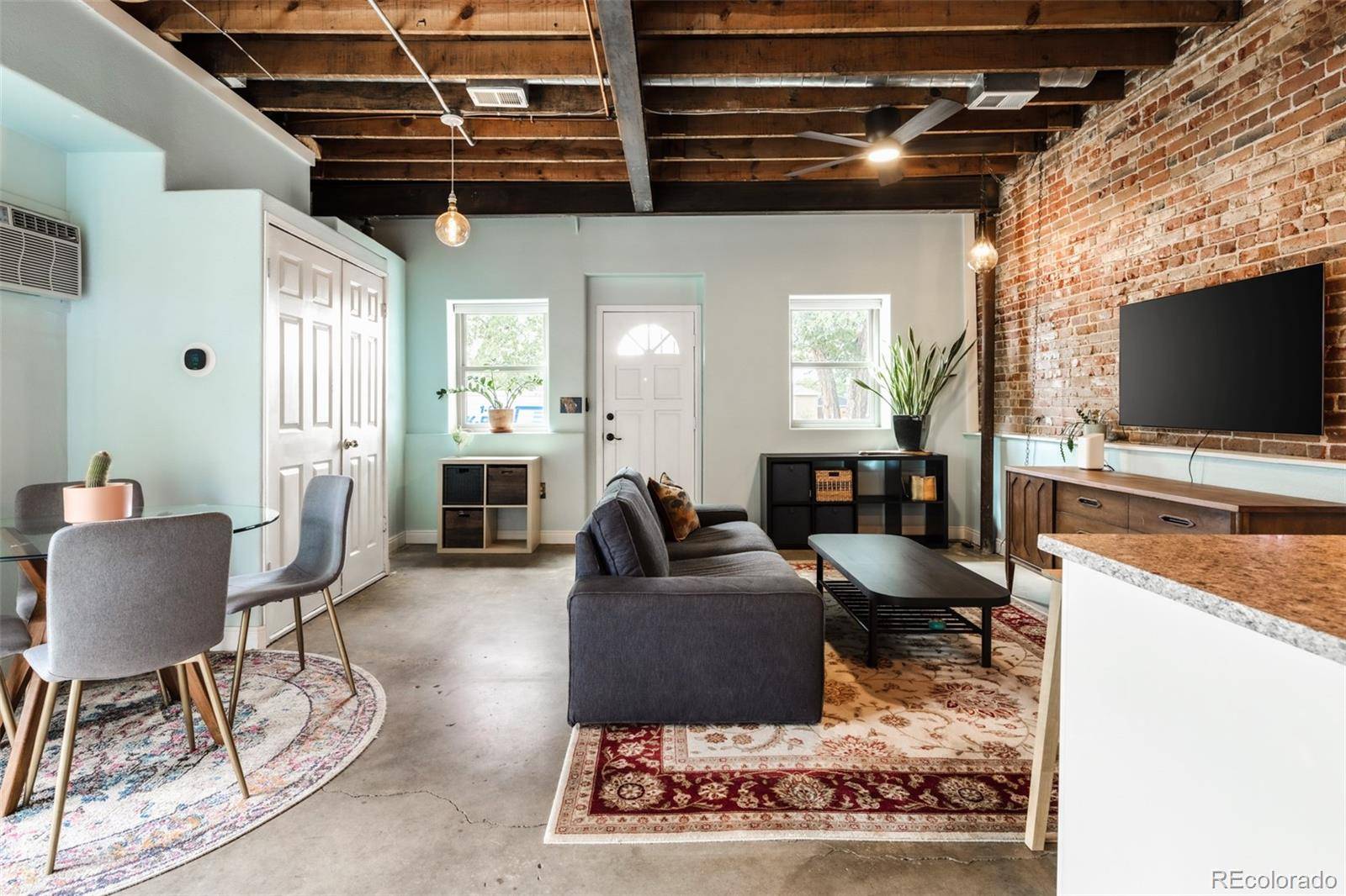 2910 N Columbine ST, Denver, CO 80205