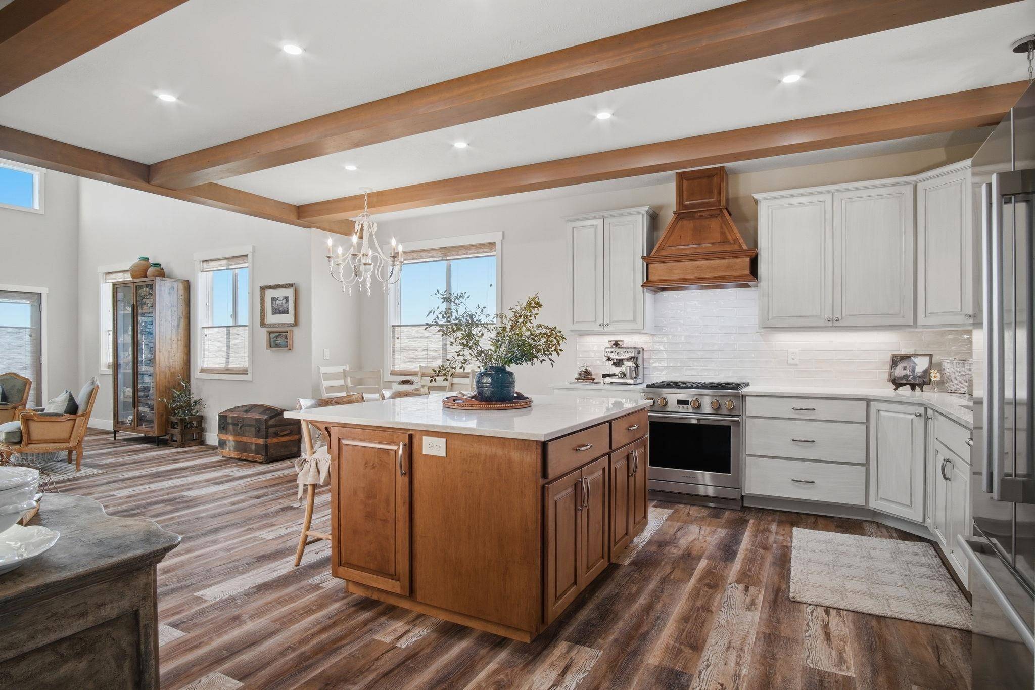 60872 Westview Dr, Nine Mile Falls, WA 99026