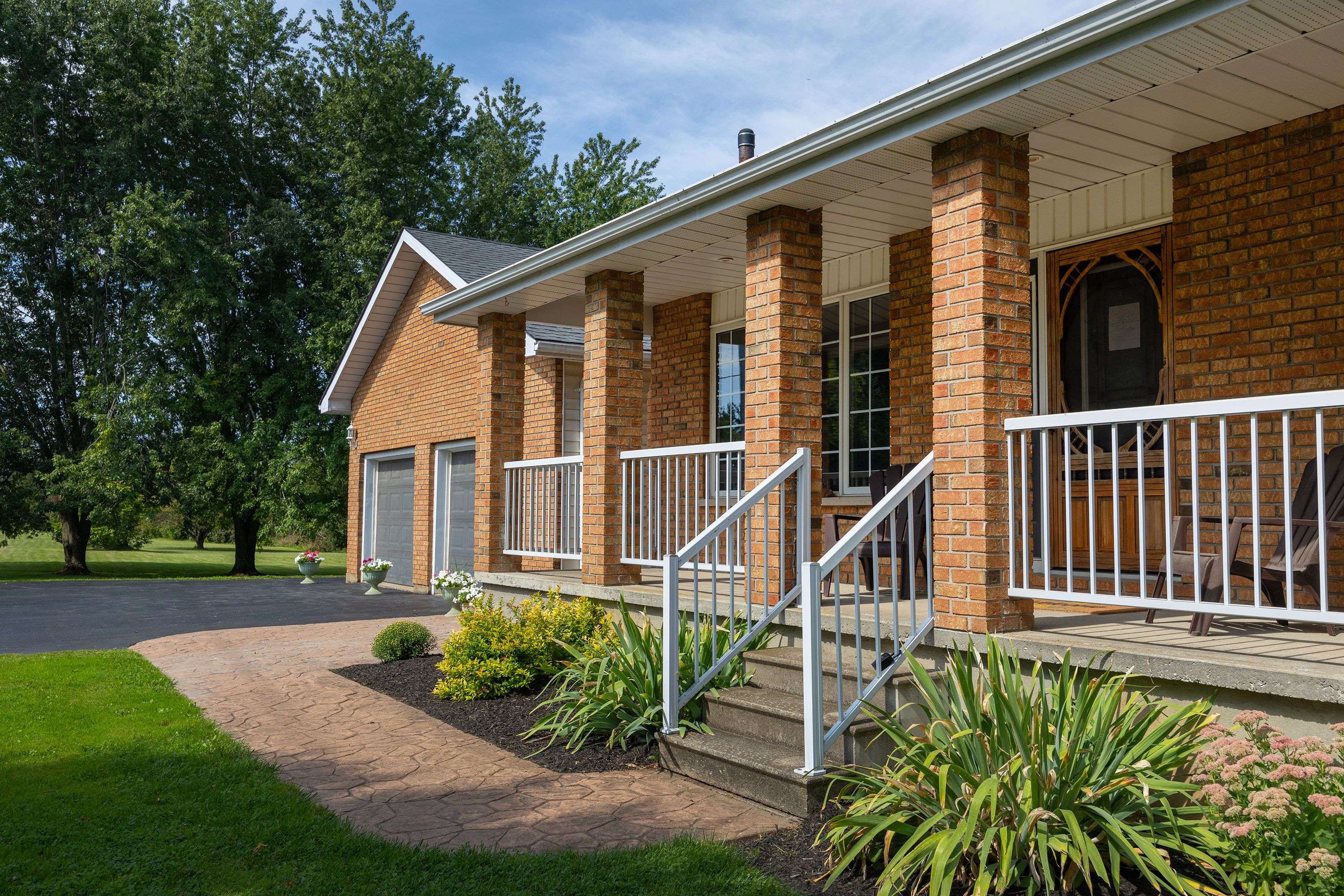 995 Bridge ST W, Greater Napanee, ON K7R 3L1