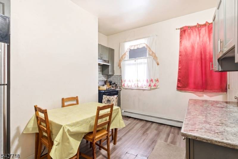 51 Richards St, Newark City, NJ 07105