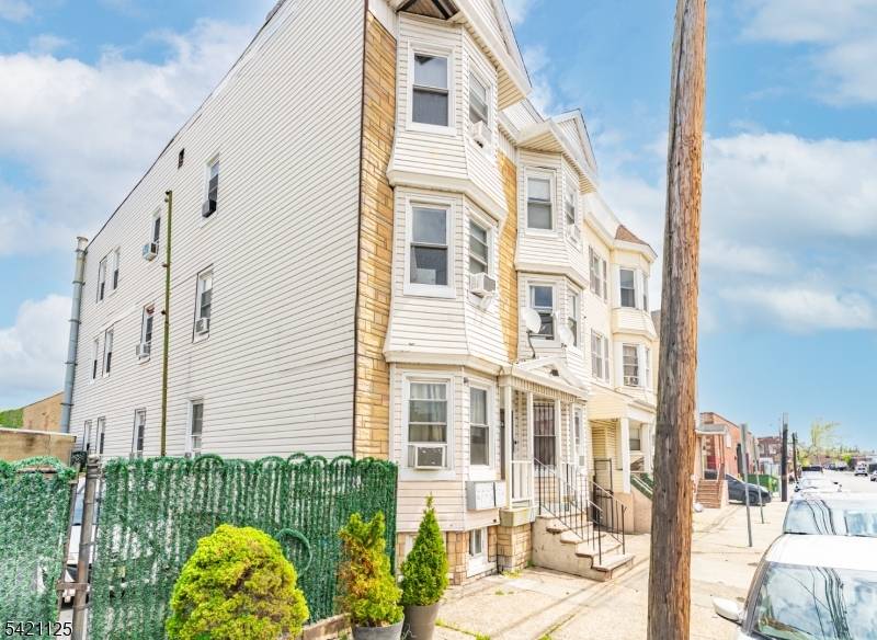 237 Astor St, Newark City, NJ 07114