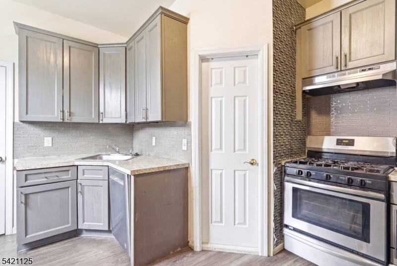 237 Astor St, Newark City, NJ 07114