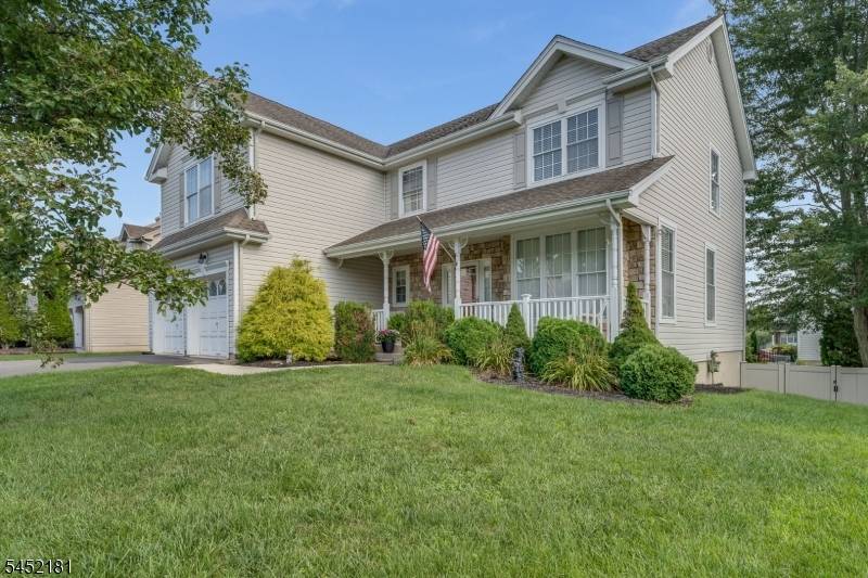 13 Grant Way, Lopatcong Twp., NJ 08865