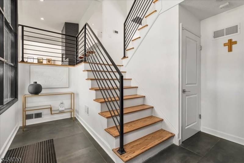 6 Donsen Ln, Scotch Plains Twp., NJ 07076