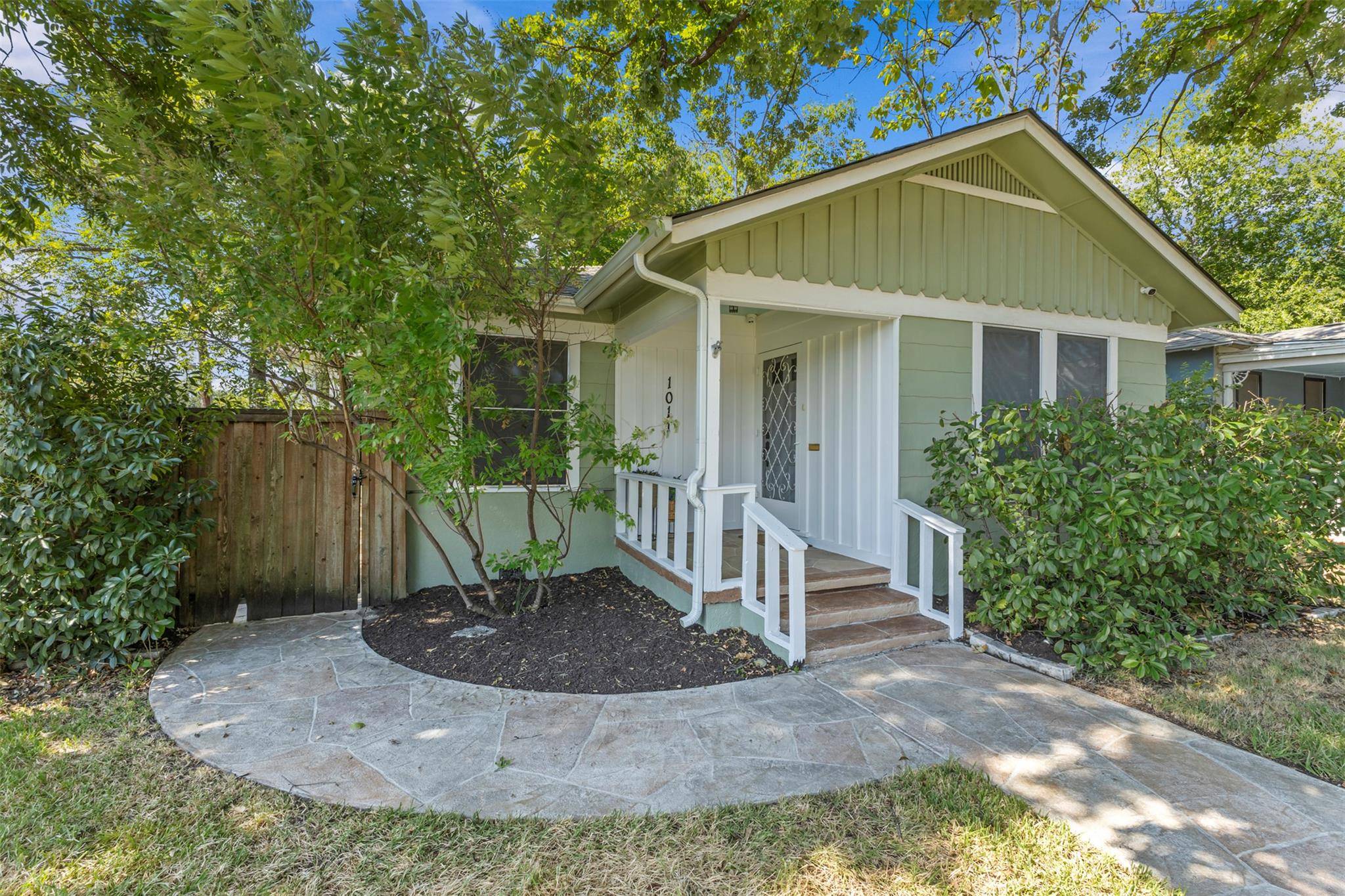 1011 E 45th ST, Austin, TX 78751