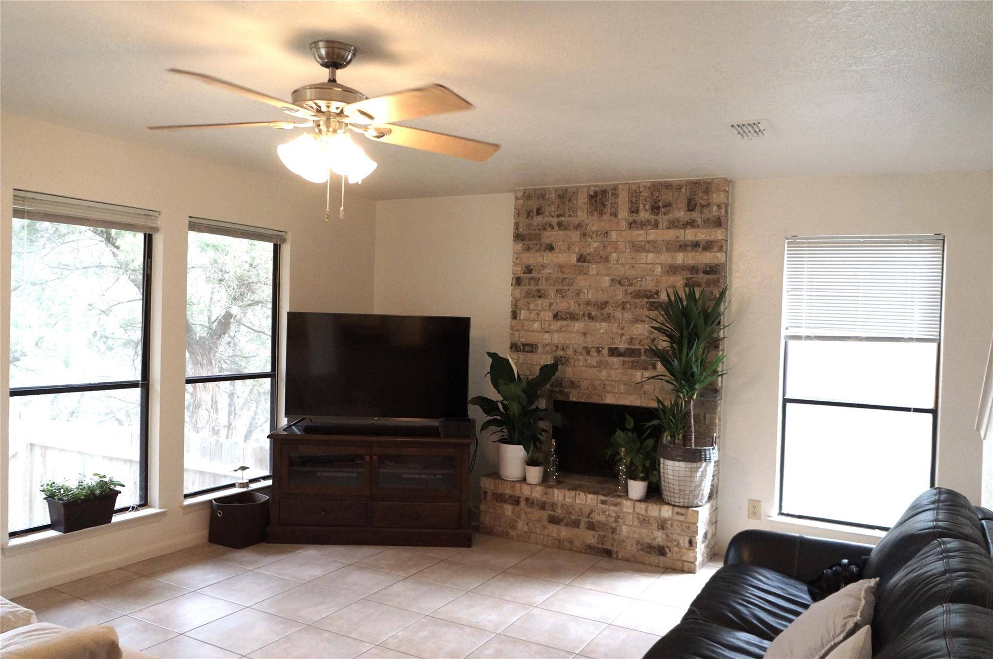 4904 Smokey VLY #B, Austin, TX 78731