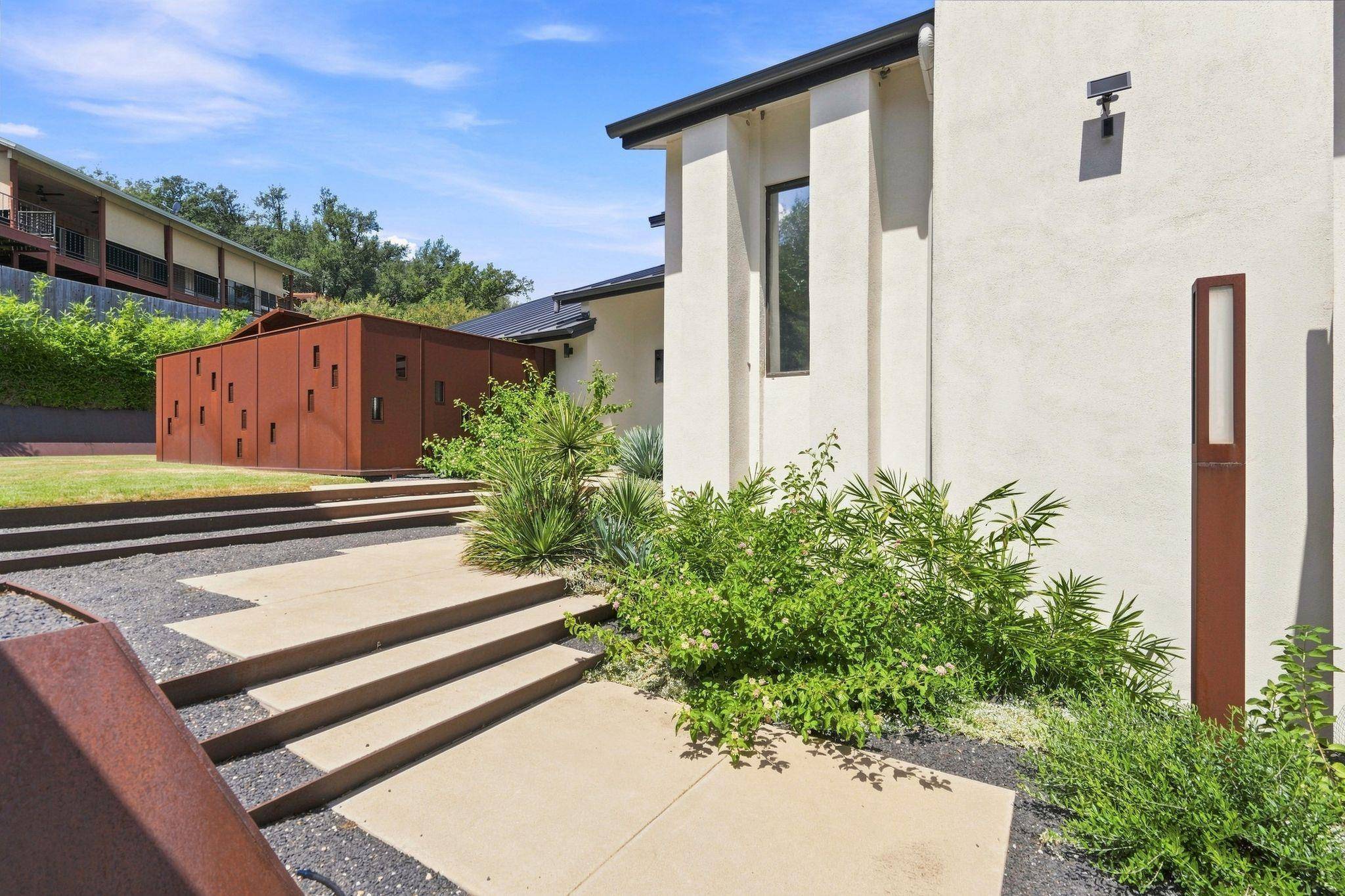 2100 Headwater LN, Austin, TX 78746