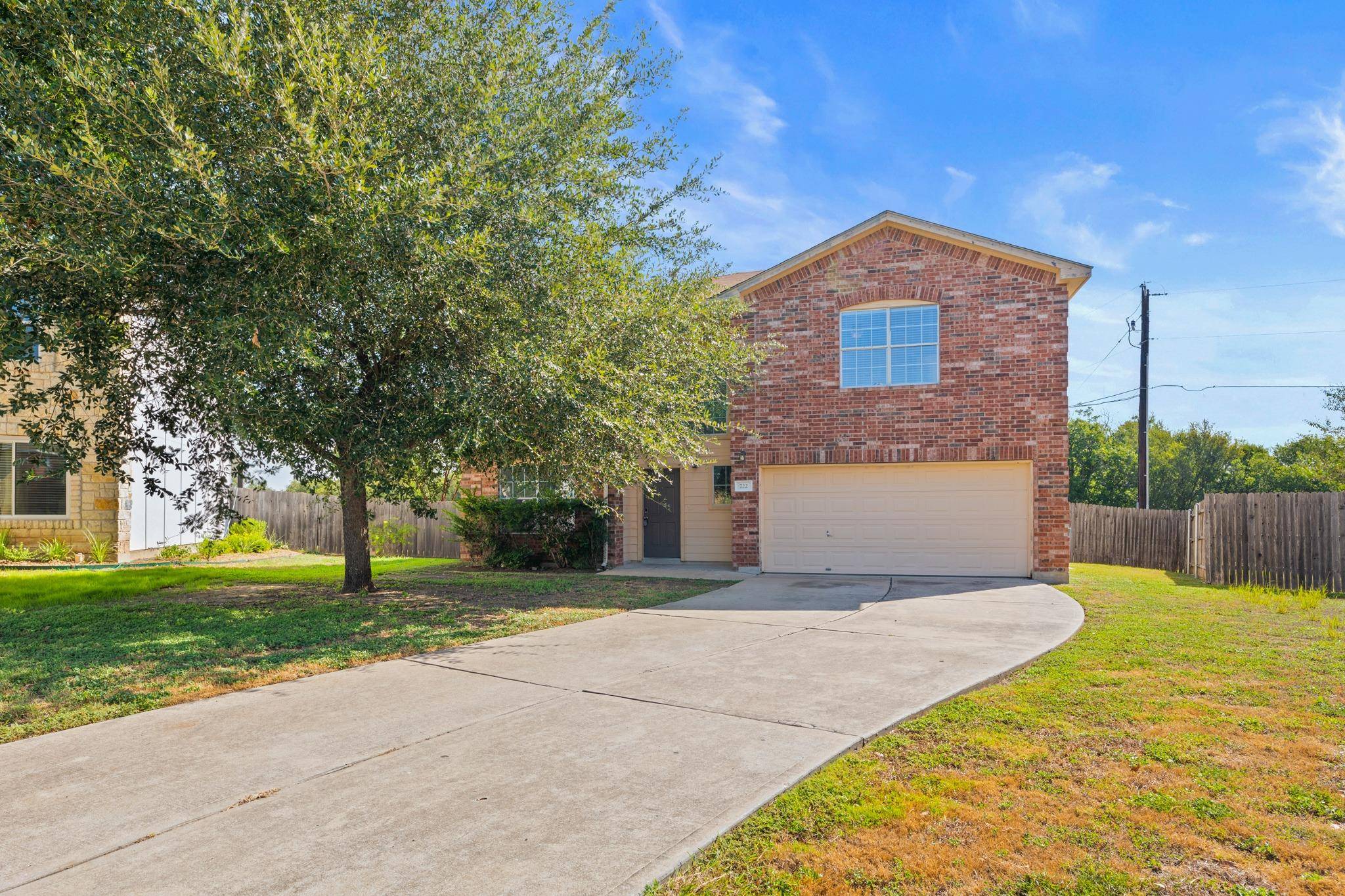 722 Lavaca LOOP, Elgin, TX 78621