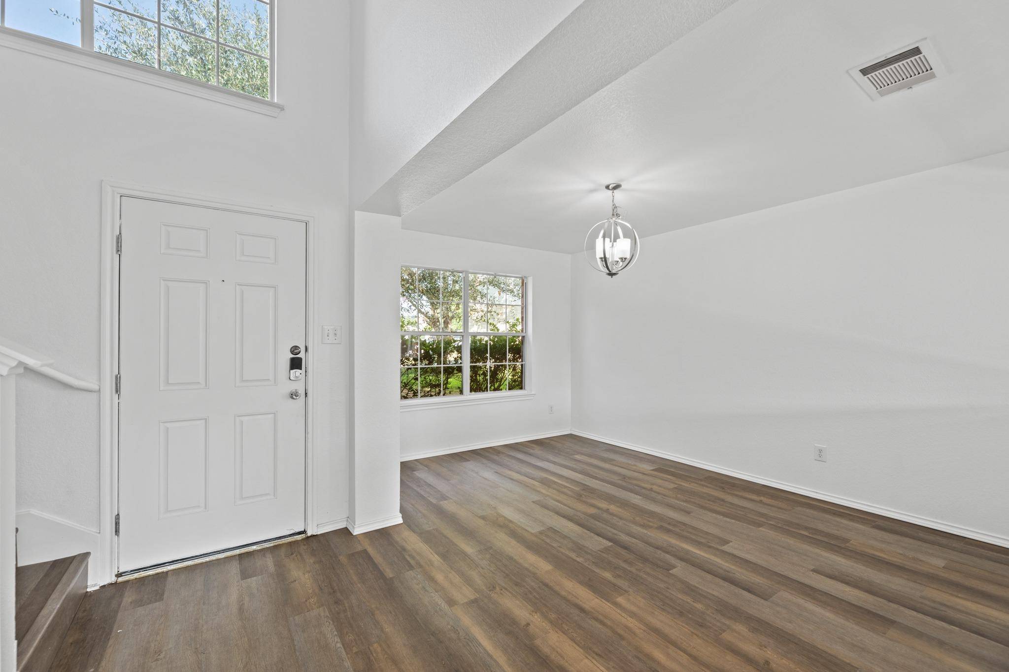722 Lavaca LOOP, Elgin, TX 78621