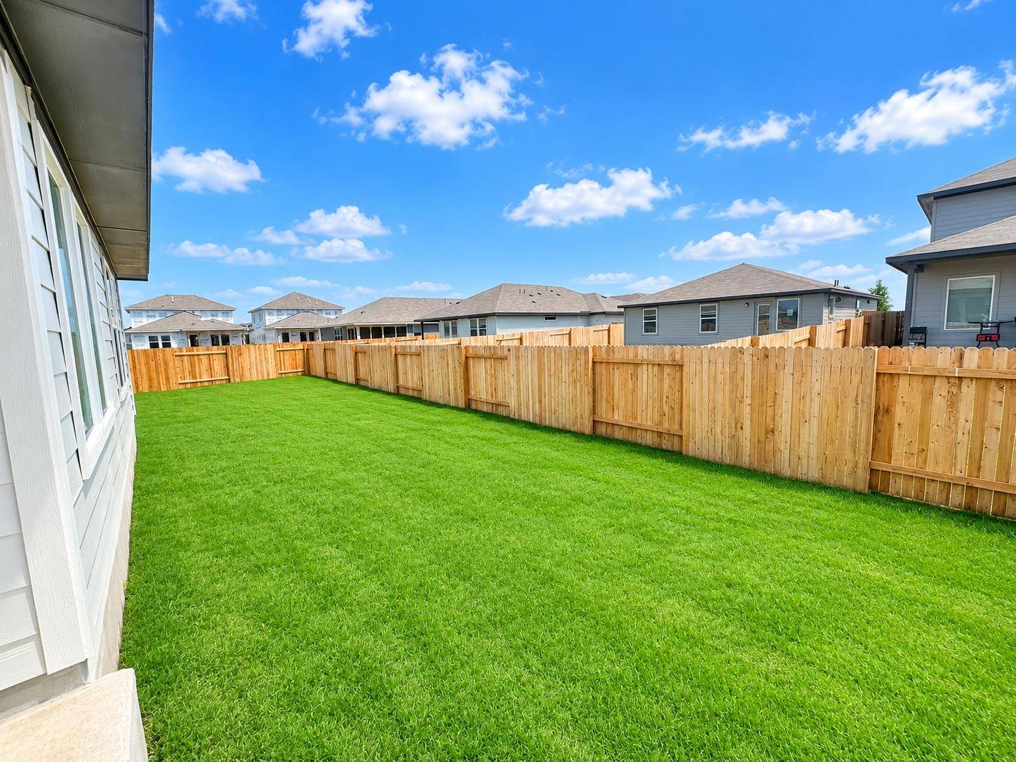105 Fossil DR, Kyle, TX 78640
