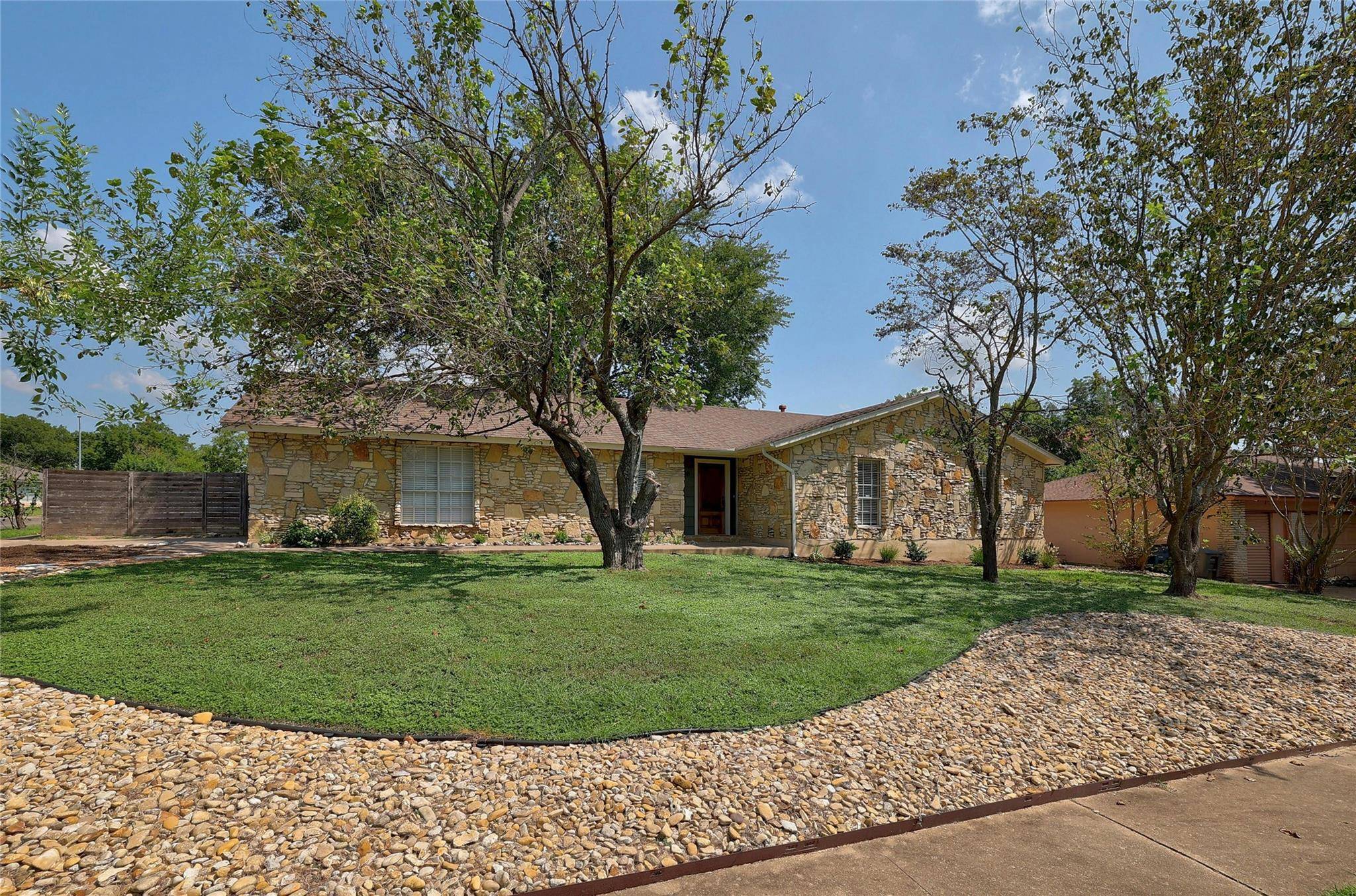 2106 Brandywine LN, Austin, TX 78727