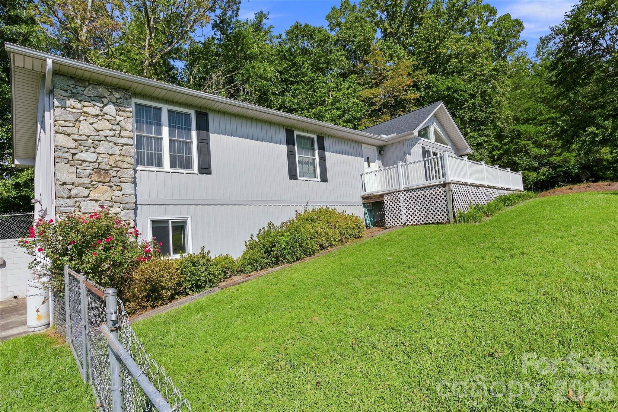 30 Morning Glory LN, Weaverville, NC 28787