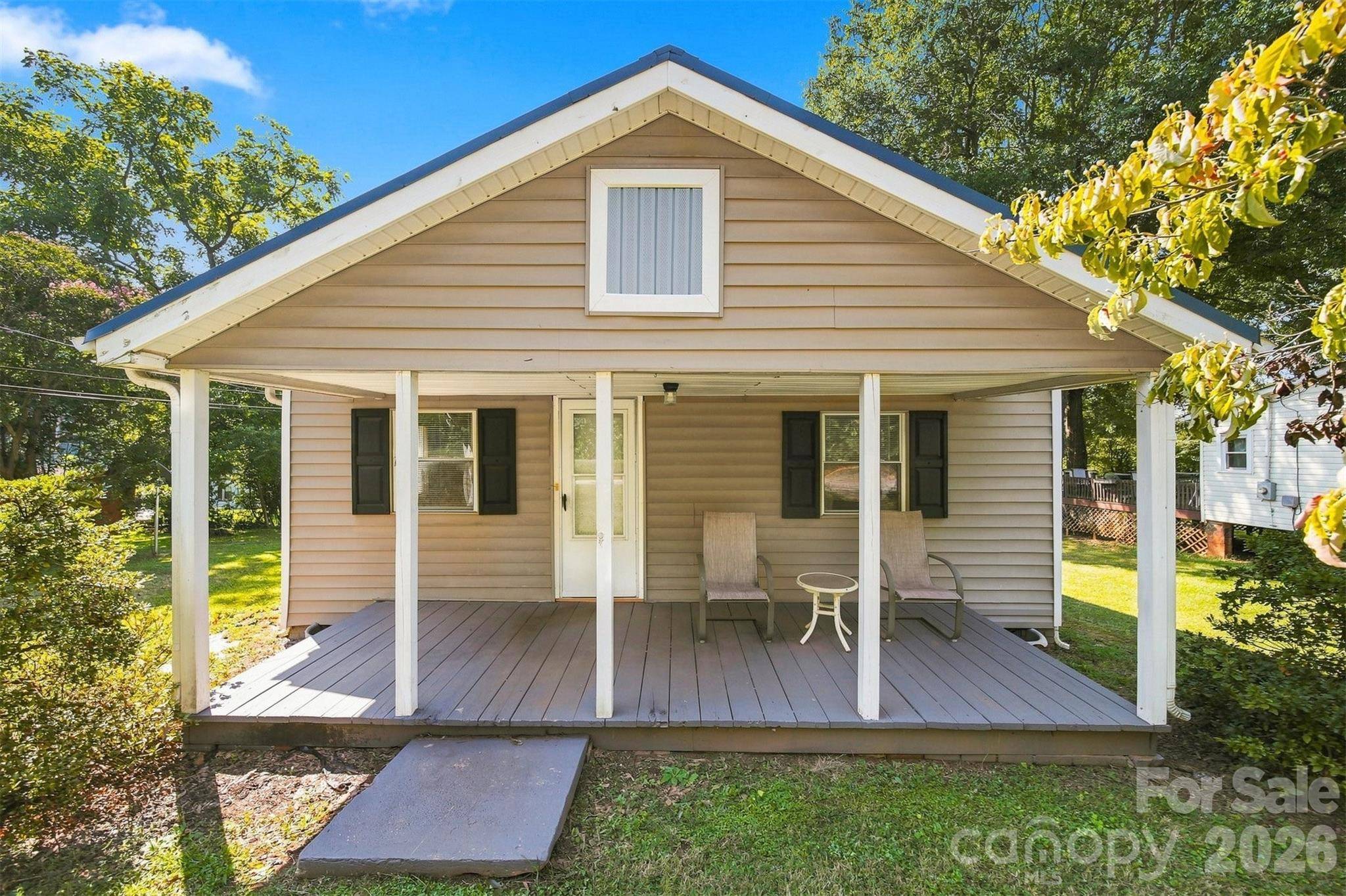 411 W 21st ST, Newton, NC 28658