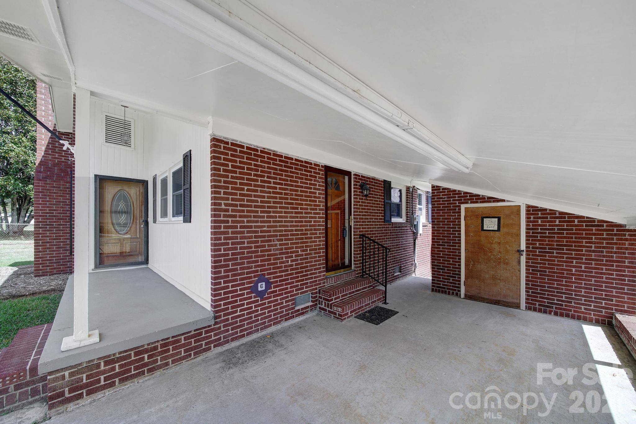 15884 State Highway 200 HWY, Great Falls, SC 29055