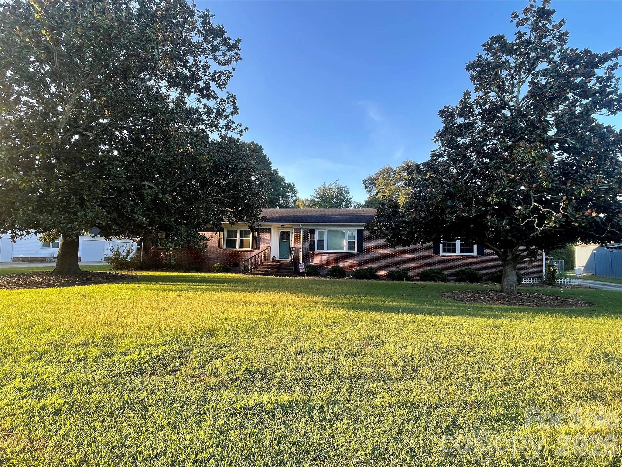 102 Cherokee DR, Clover, SC 29710