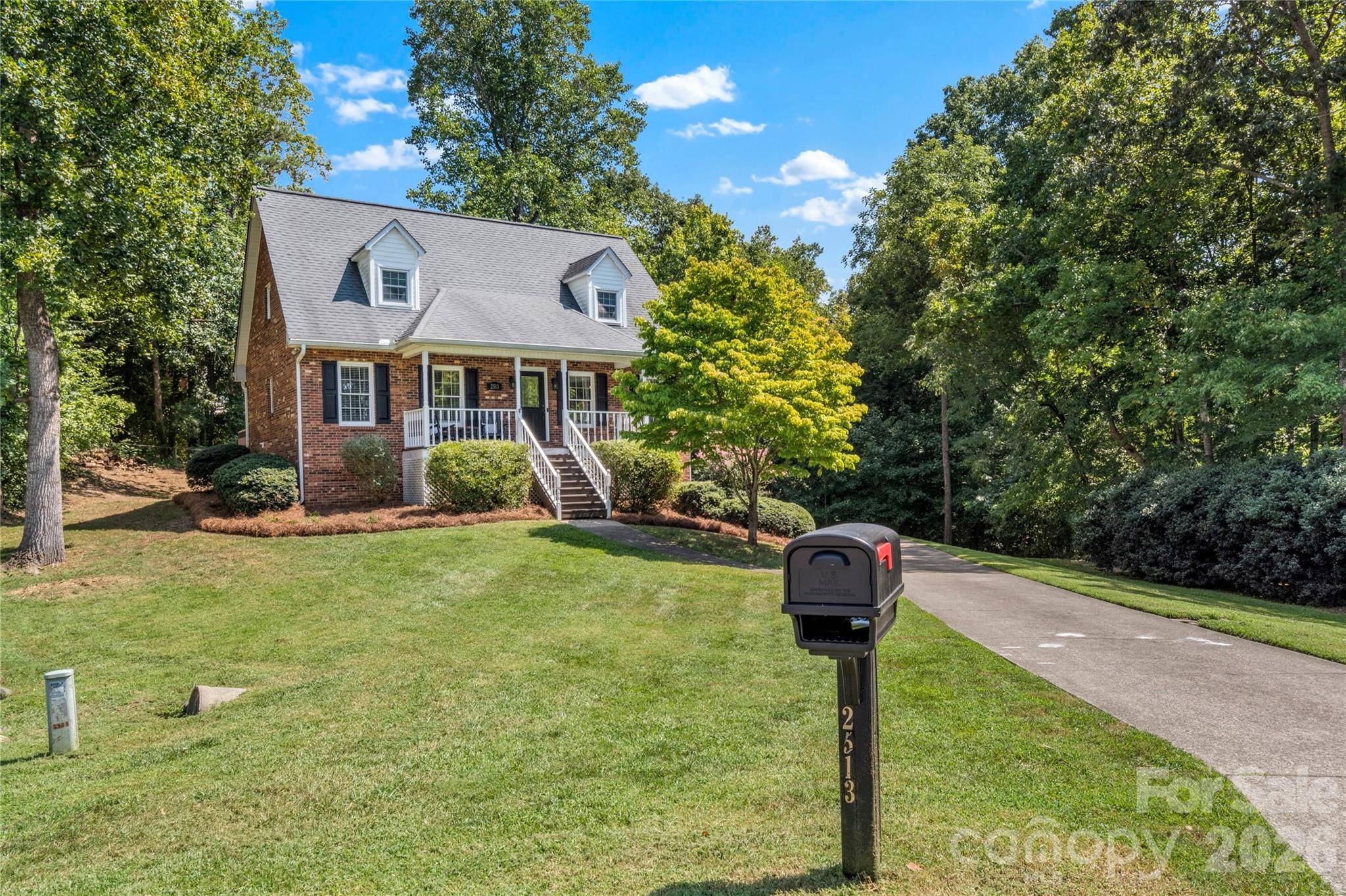 2513 Newington CT, Clemmons, NC 27012