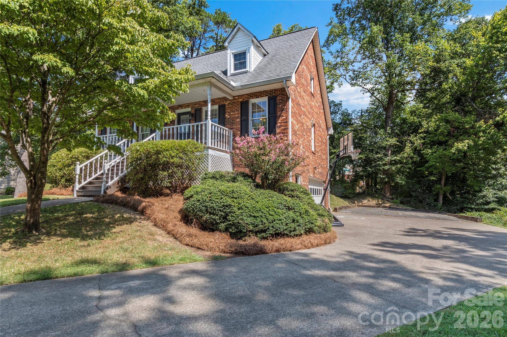 2513 Newington CT, Clemmons, NC 27012