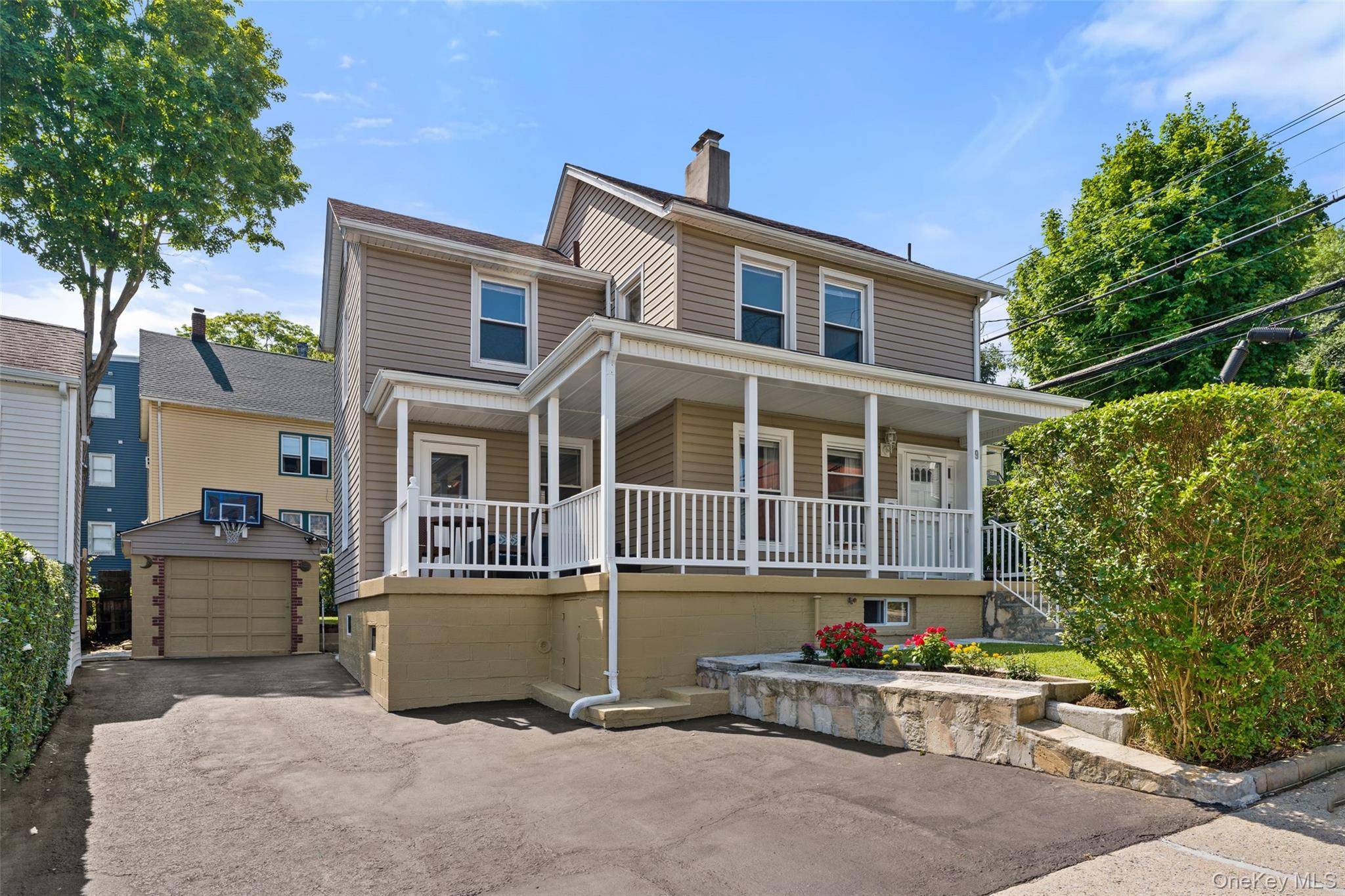 9 School ST, White Plains, NY 10606
