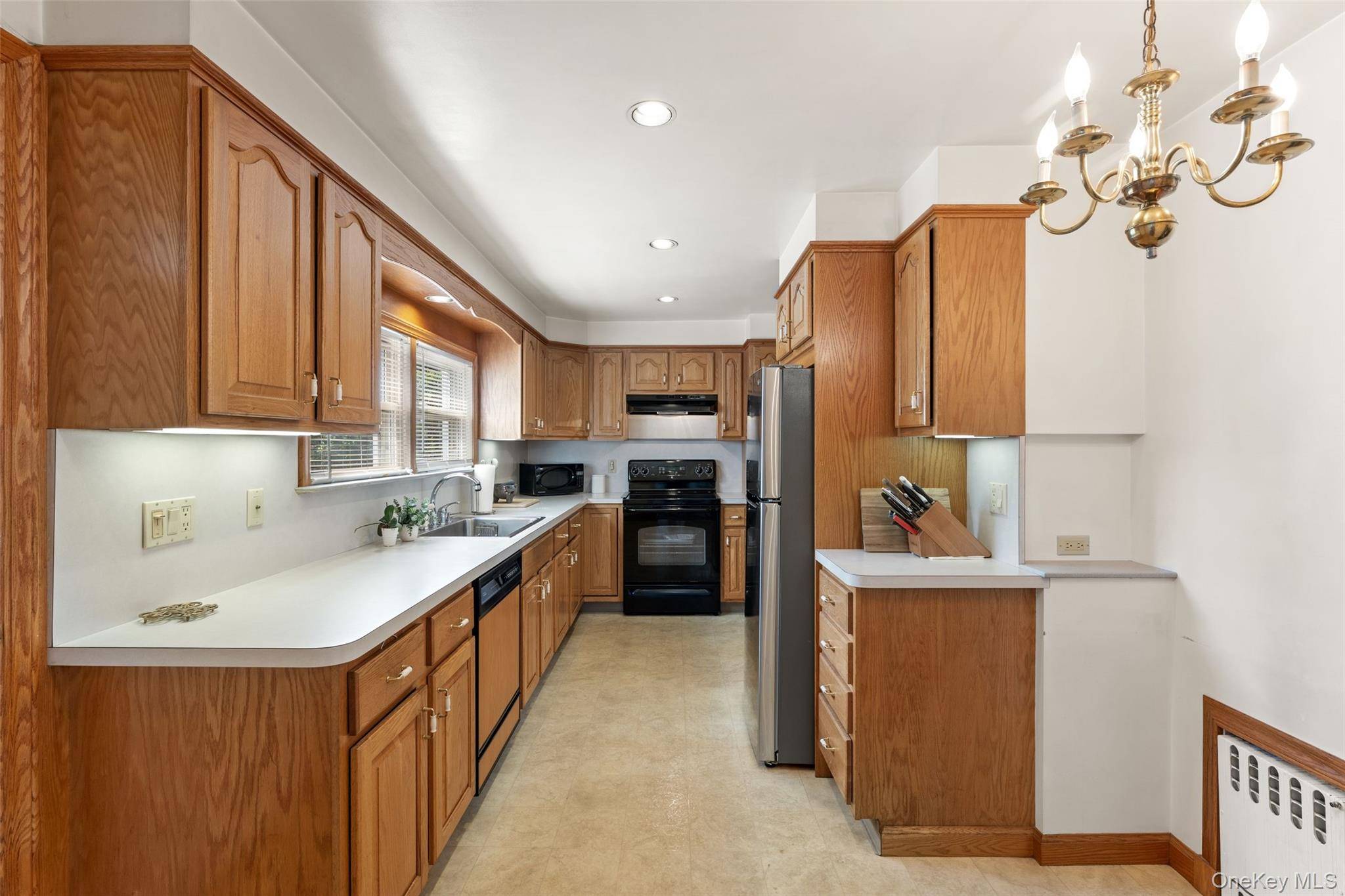 9 School ST, White Plains, NY 10606