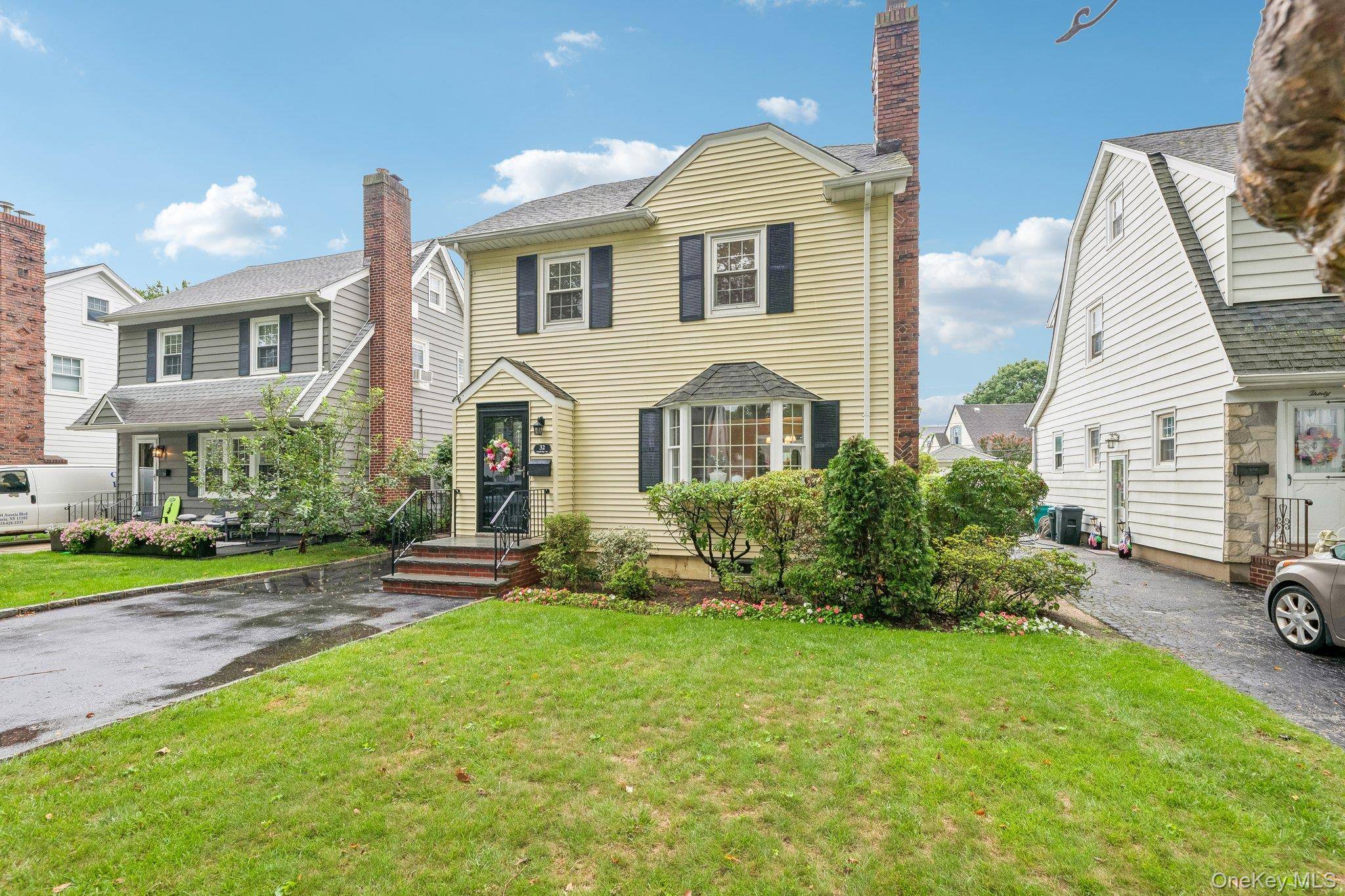 32 Cambridge AVE, Garden City, NY 11530