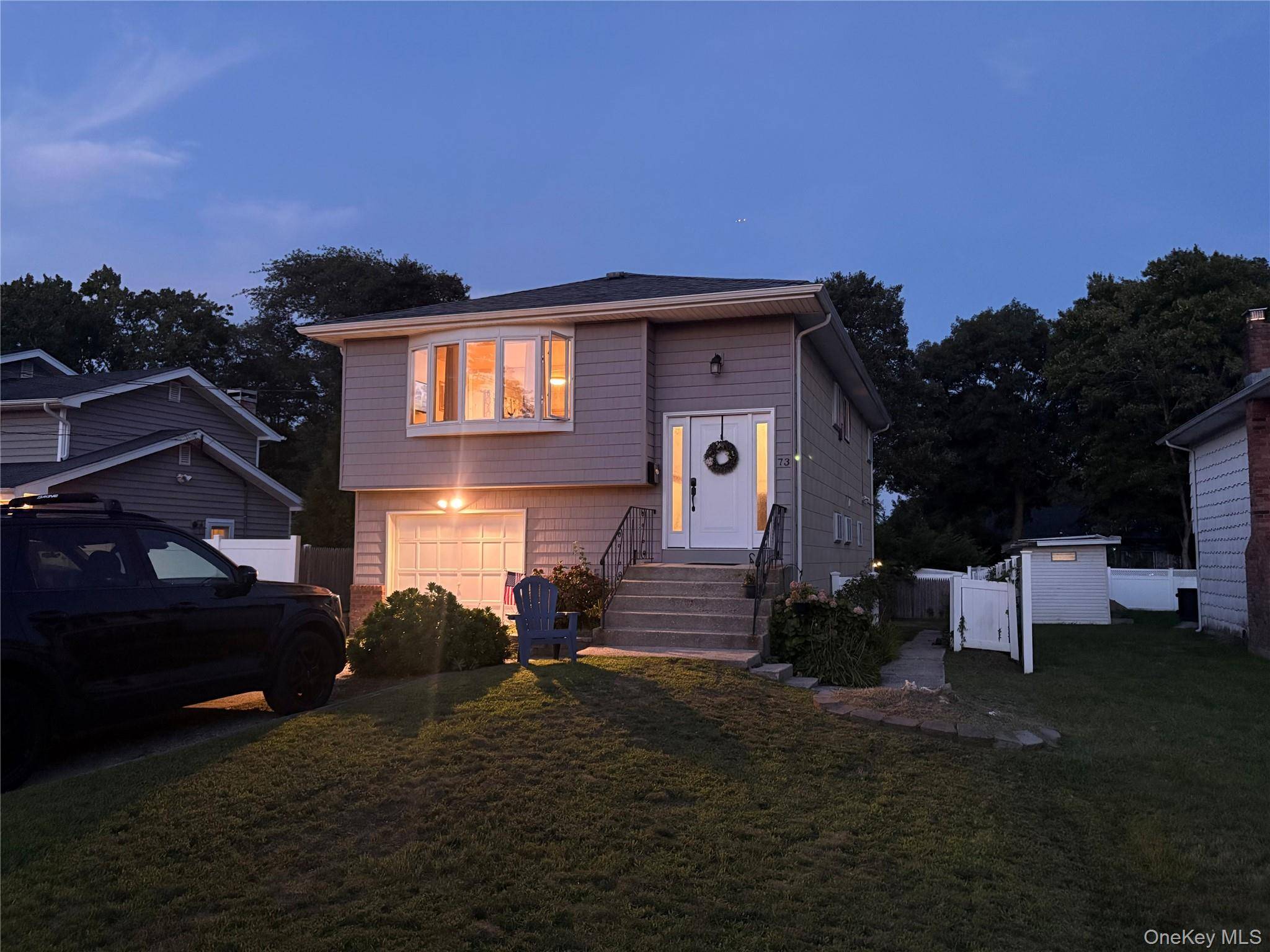 73 Cherokee AVE, West Islip, NY 11795