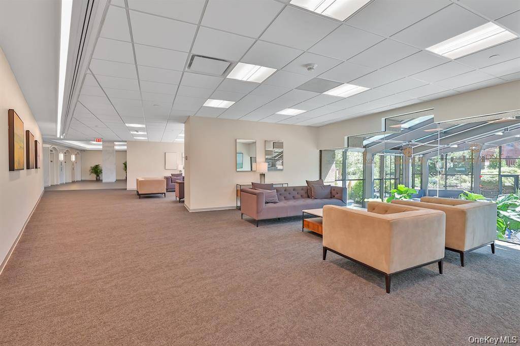 4 Martine AVE #221, White Plains, NY 10606
