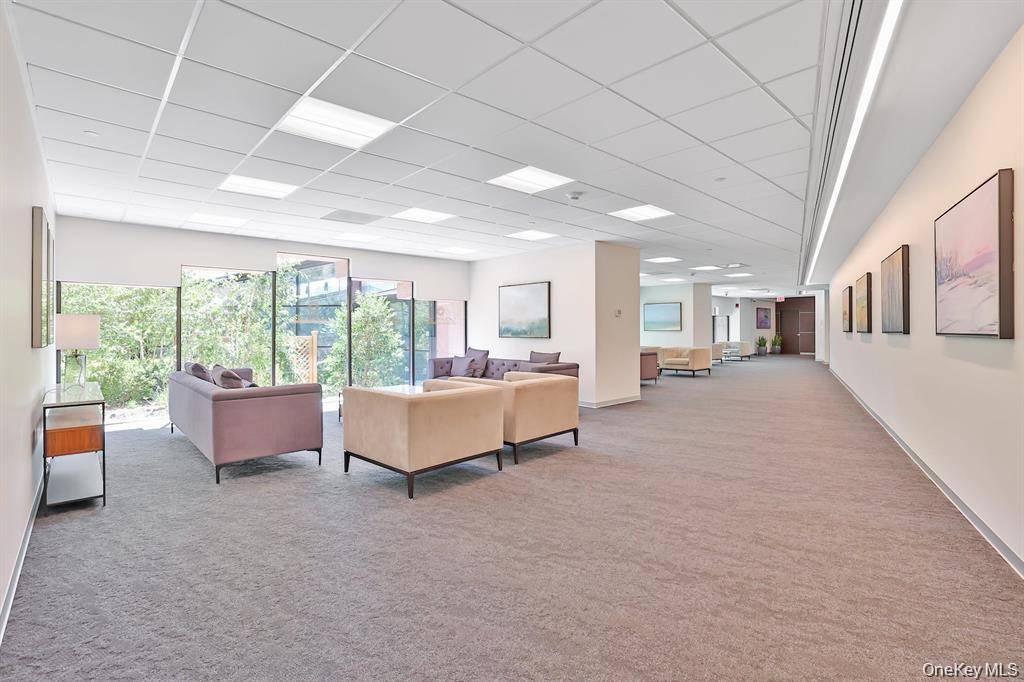 4 Martine AVE #221, White Plains, NY 10606