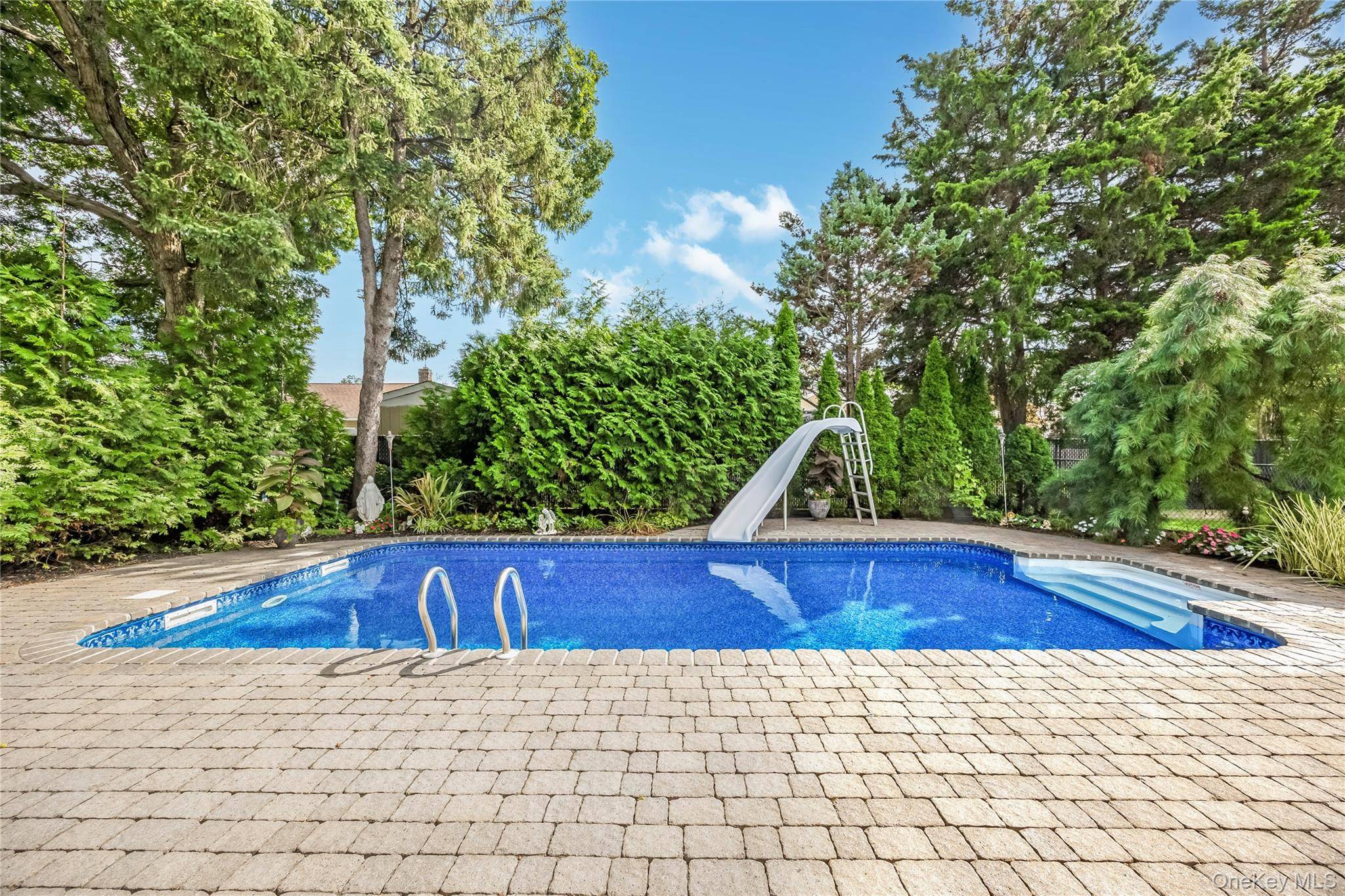 60 Jaycox AVE, Islip, NY 11751