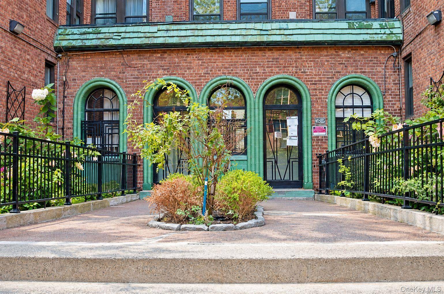 83-00 Talbot ST #7D, Kew Gardens, NY 11415